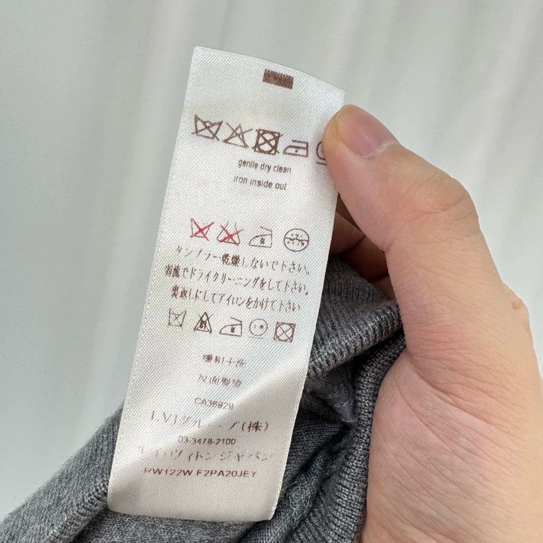 Louis Vuitton Louis Vuitton size xs Grey embroidered Logo cashmere knit p Size 24" / US 00 / IT 34 - 7 Thumbnail