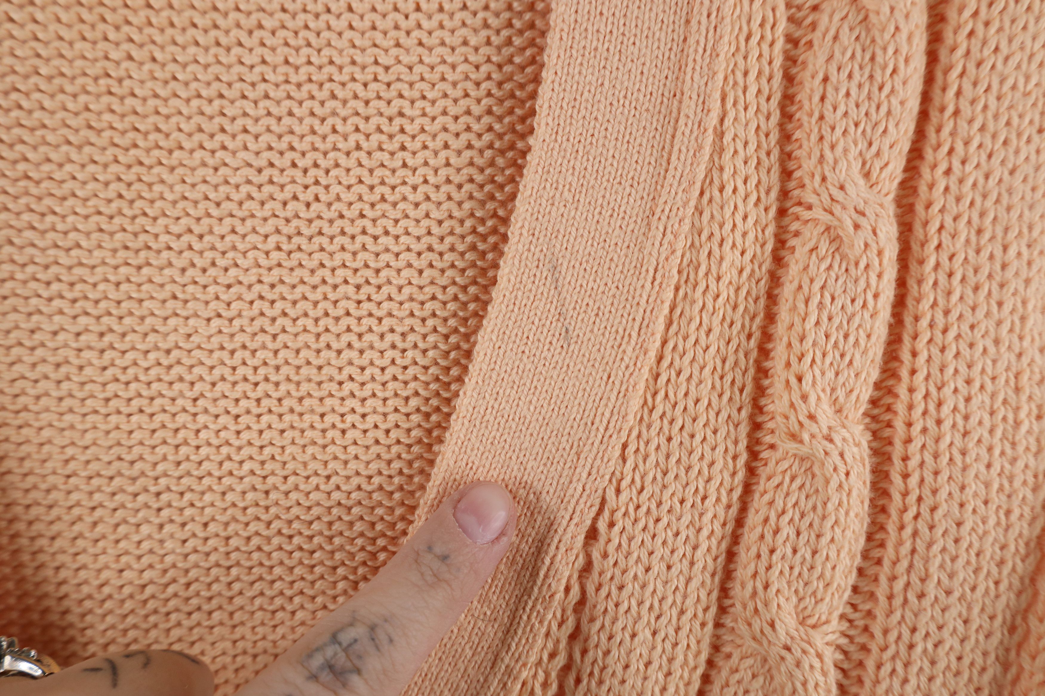 Vintage Vintage 70s Streetwear Cable Knit Cardigan Sweater Vest Pink Size US XL / EU 56 / 4 - 4 Thumbnail