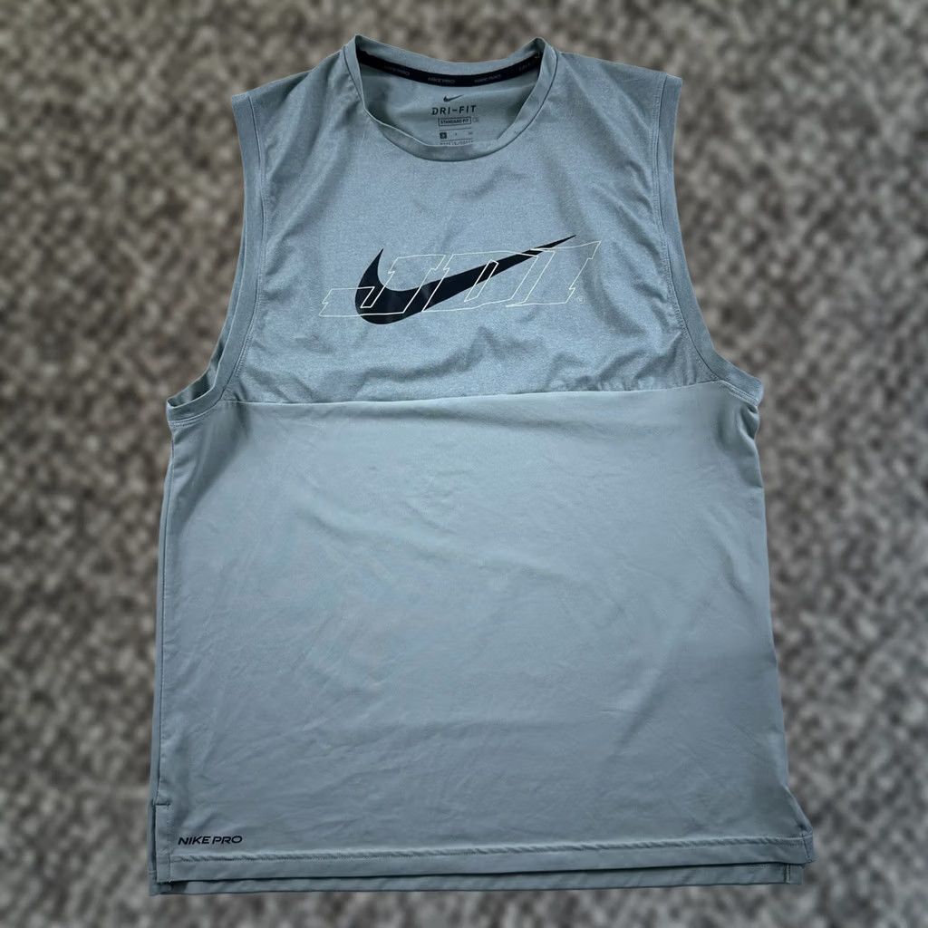 Nike Nike Pro Tank Top Mens Small Active Training Active Gym Sport Clash Running Gray Tank Sleeveless Mens S Regular Nike Pro Sport Fitness Running Jogging Size US S / EU 44-46 / 1 - 1 Thumbnail