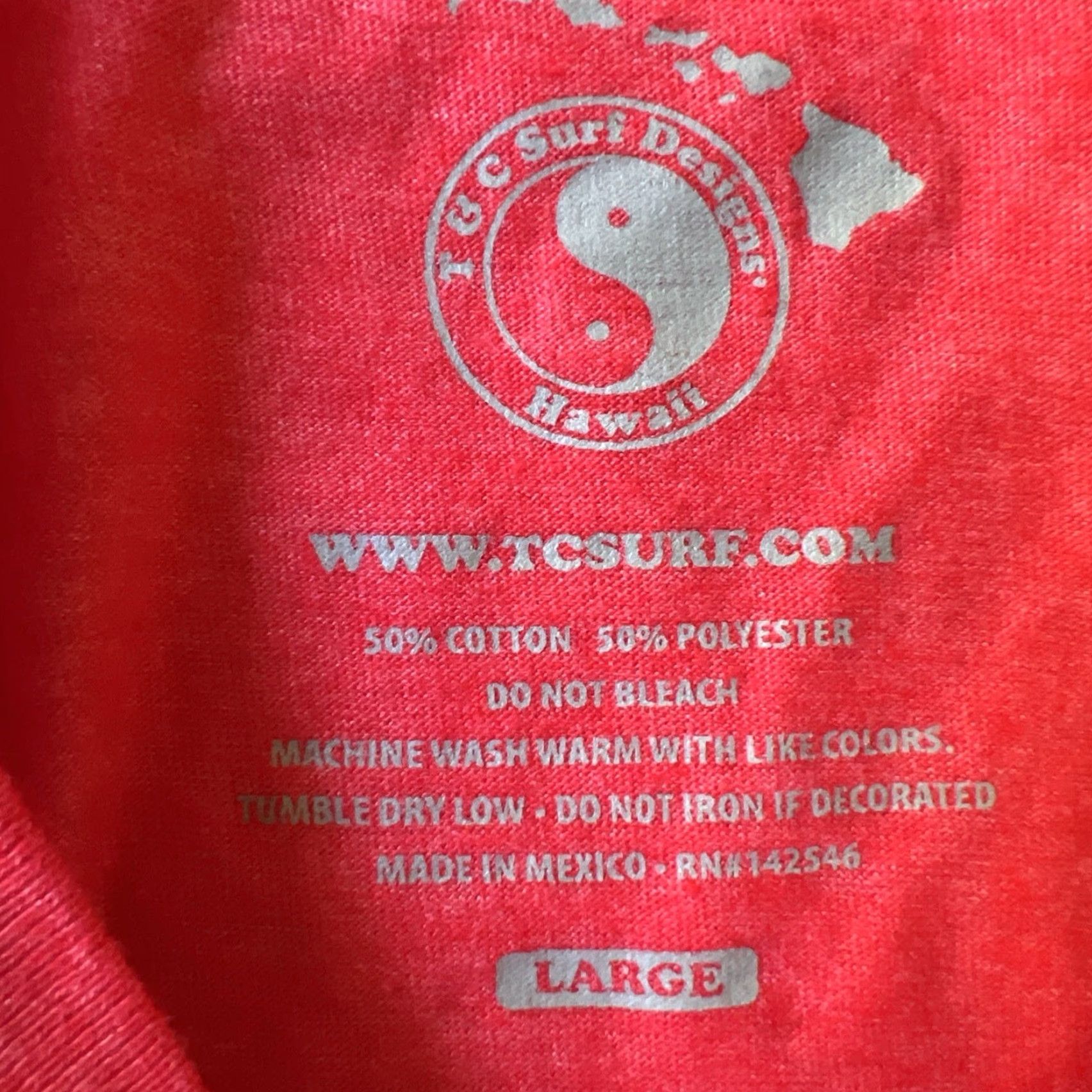 Vintage T&C Surf Designs Shirt Men Large Red Graphic Print Hawaiian Islands Surfer Van Palm Trees Long Sleeve Short Sleeve? Size US L / EU 52-54 / 3 - 4 Thumbnail