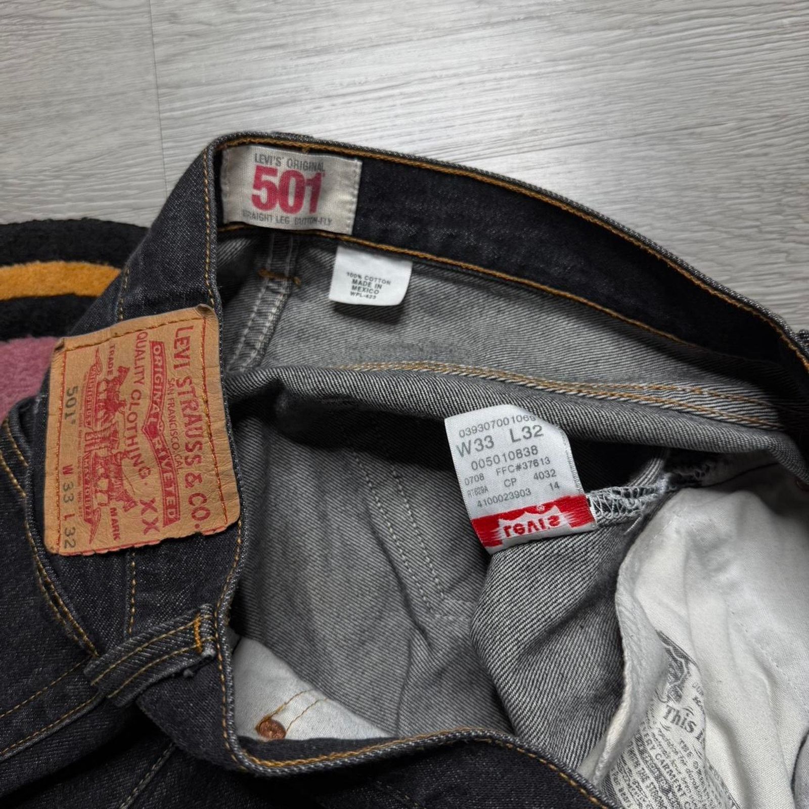 Levi's × Vintage Vintage Y2K Levi’s 501 Button Fly Straight Leg Denim Jeans Size US 33 - 3 Thumbnail