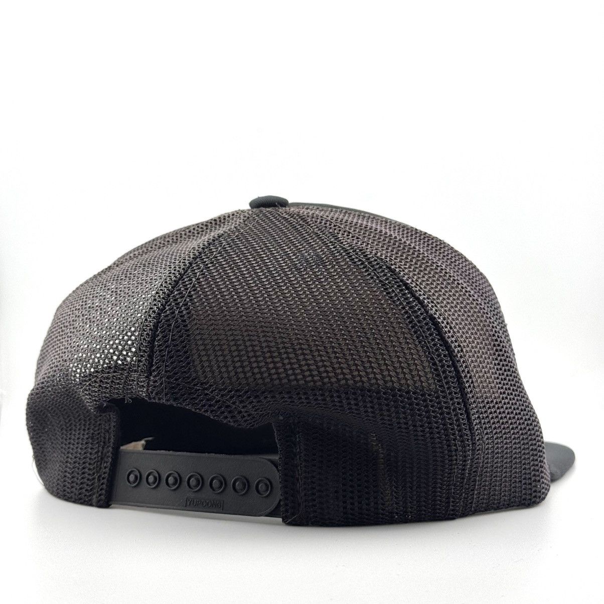 Yupong Vintage 1984 Waylon Jennings x Yupoong Trucker Hat Size ONE SIZE - 3 Thumbnail