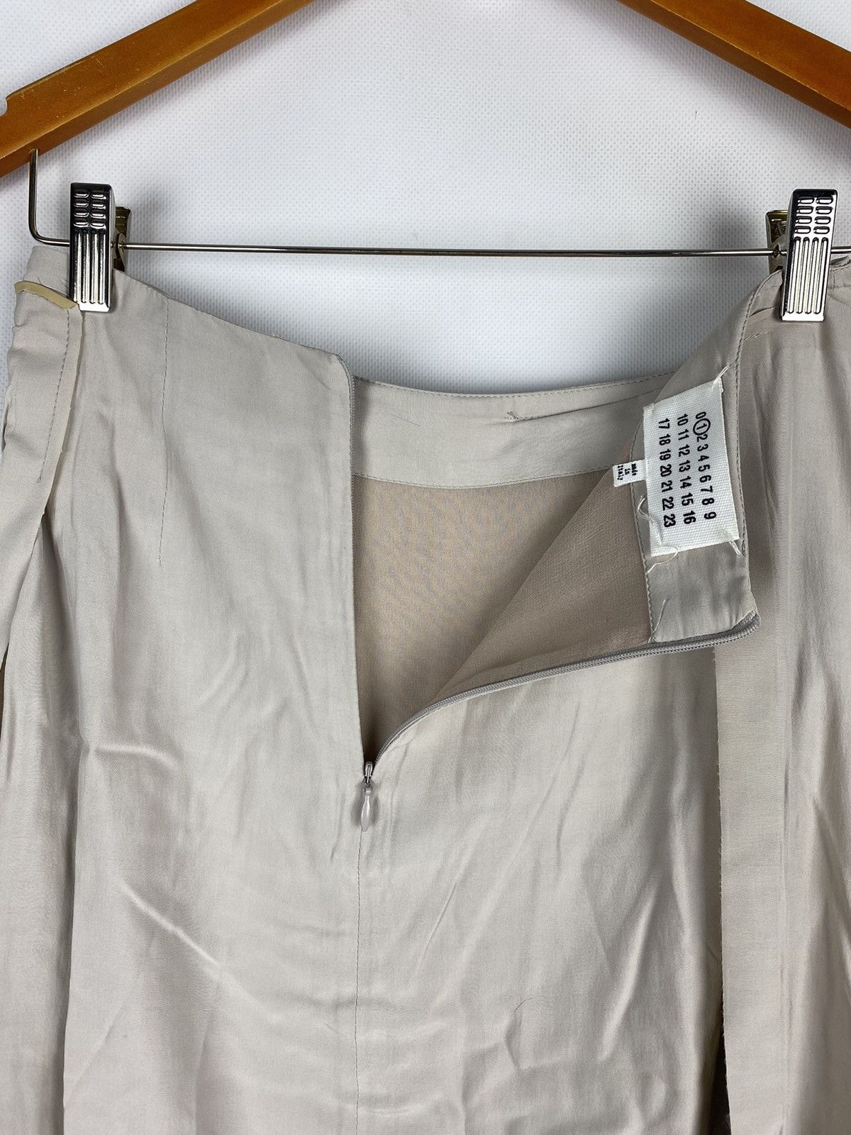 Maison Margiela Maison Martin Margiela ladies viscose maxi skirt size 40 / L Size 27" / US 4 / IT 40 - 13 Thumbnail