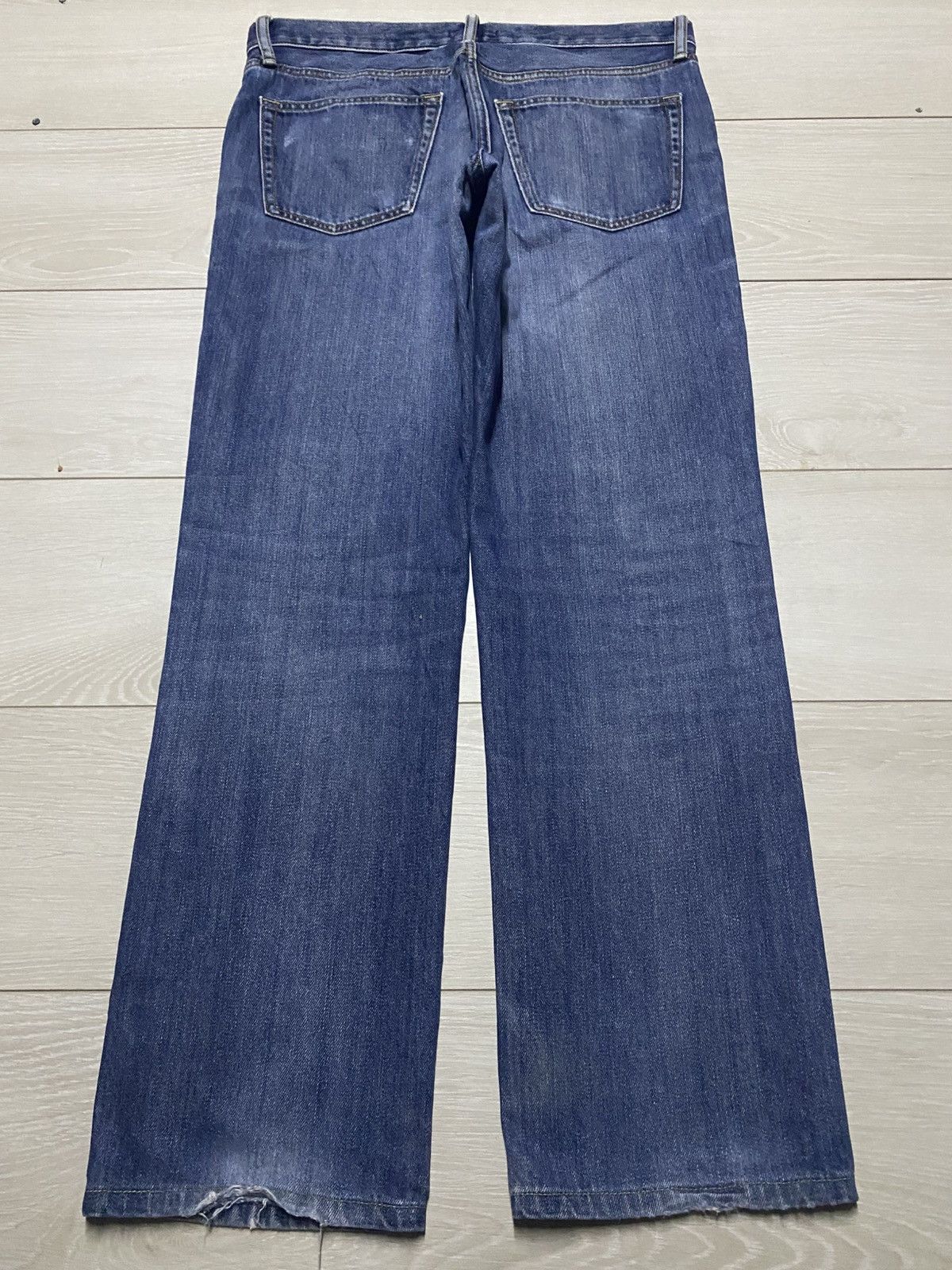 Uniqlo Vintage uniqlo Blue Wash Distressed Loose Jeans Size US 35 - 1 Thumbnail