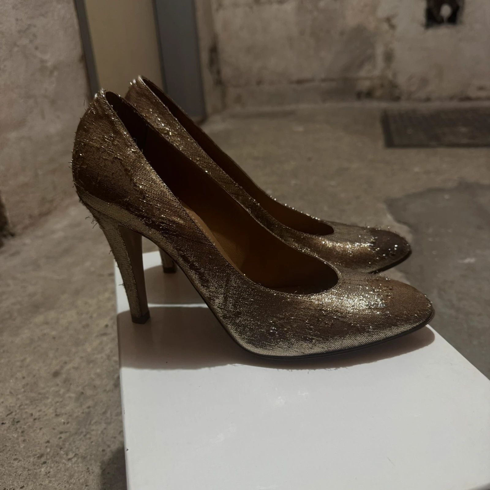 Maison Margiela Maison Margiela high heels Distressed metallic lamé gold Size US 9 / IT 39 - 2 Thumbnail