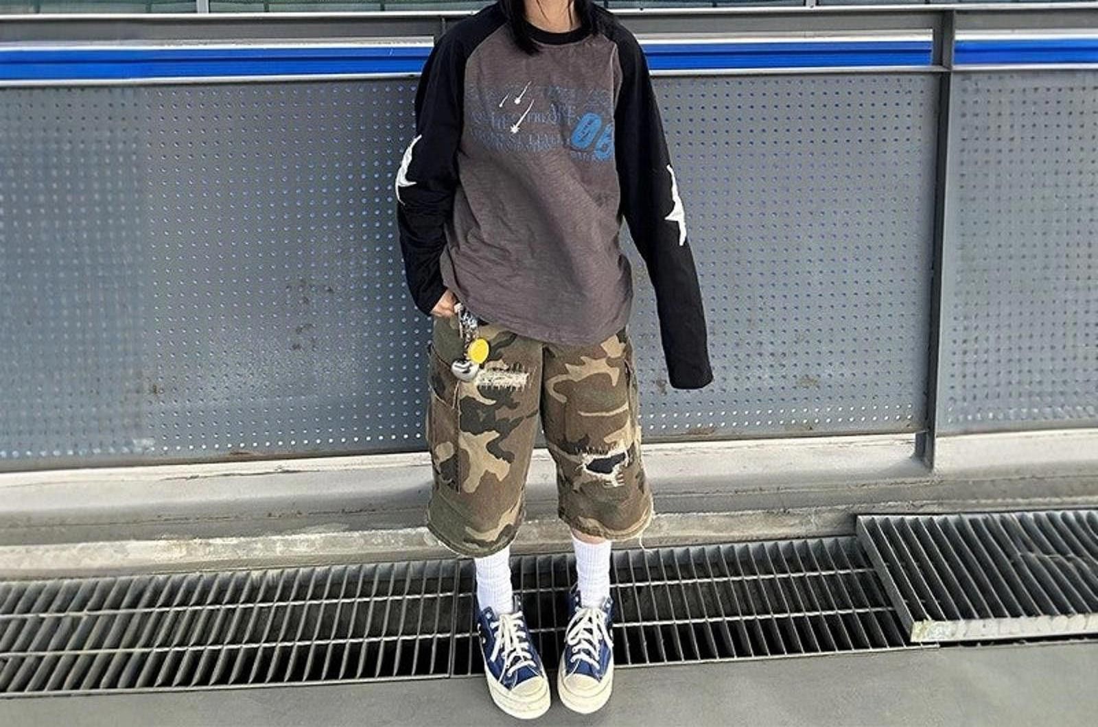 Other Camo Distressed Jorts, Baggy Shorts Size US 32 / EU 48 - 2 Thumbnail