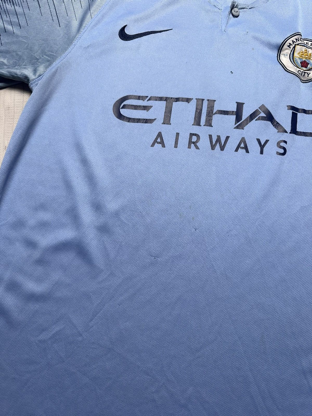 Vintage Manchester City soccer tee blue logo distressed Size US M / EU 48-50 / 2 - 4 Thumbnail