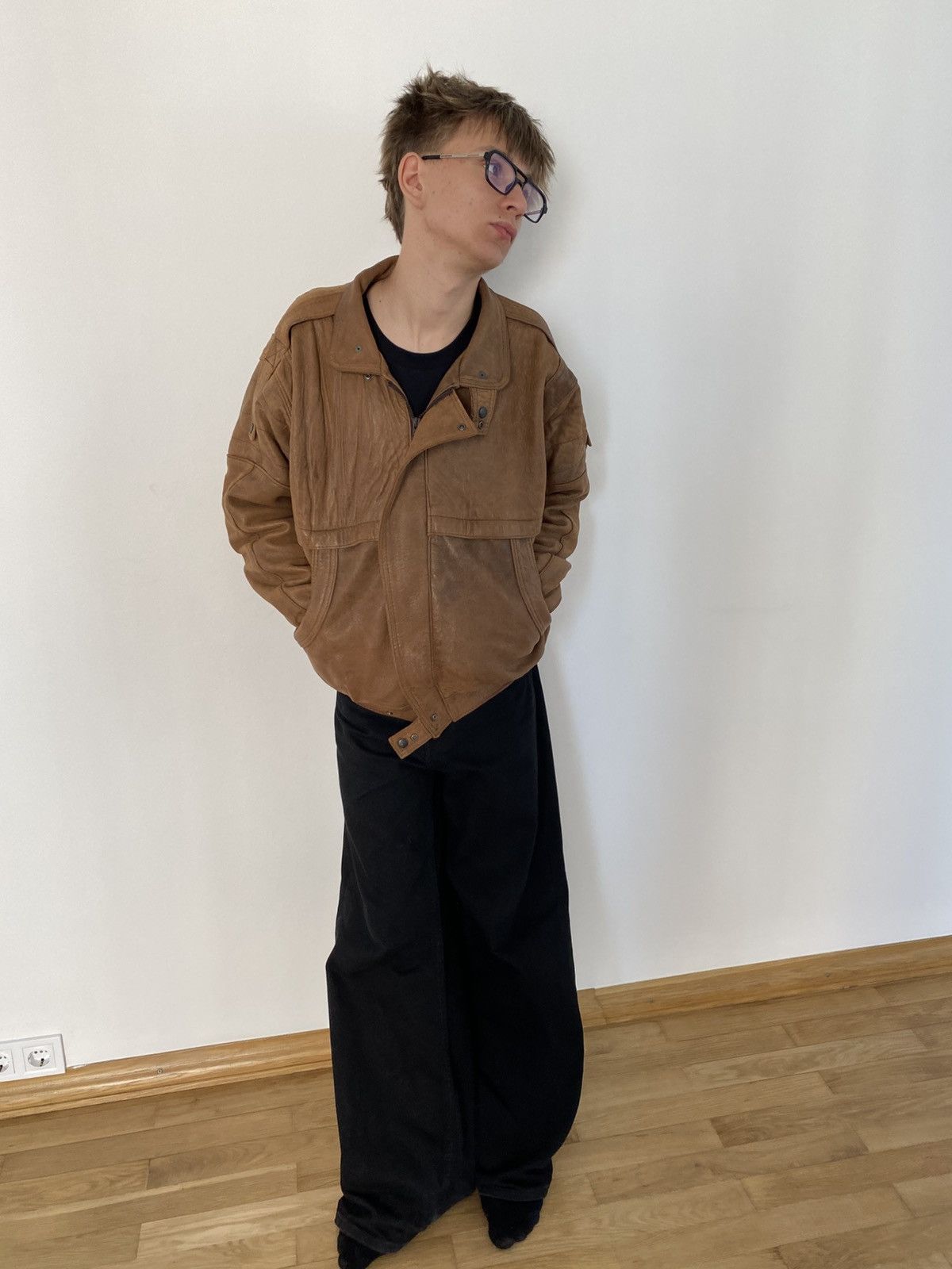 Genuine Leather Vintage Faded Leather Jacket Cropped Fit Made In England Size US M / EU 48-50 / 2 - 13 Thumbnail