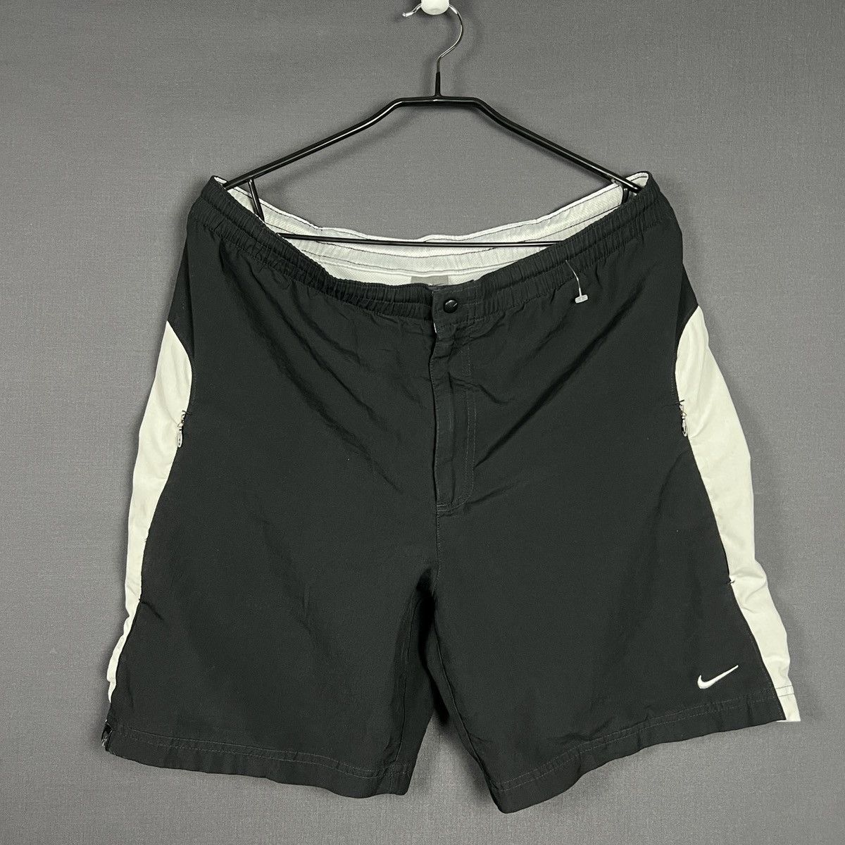 Nike × Vintage Nike Dri-Fit Athletic Shorts M Black White Zipper Pocket Size US 34 / EU 50 - 1 Thumbnail
