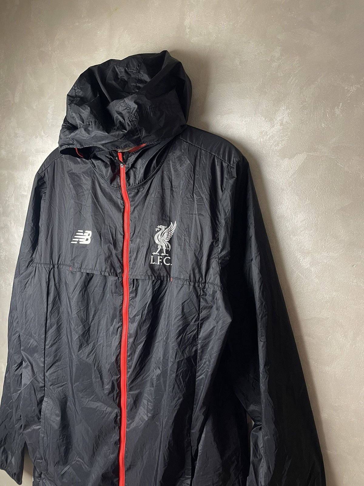 New Balance LIVERPOOL 2016/2017 FOOTBALL RAIN JACKET JERSEY NEW BALANCE Size US XXL / EU 58 / 5 - 2 Thumbnail
