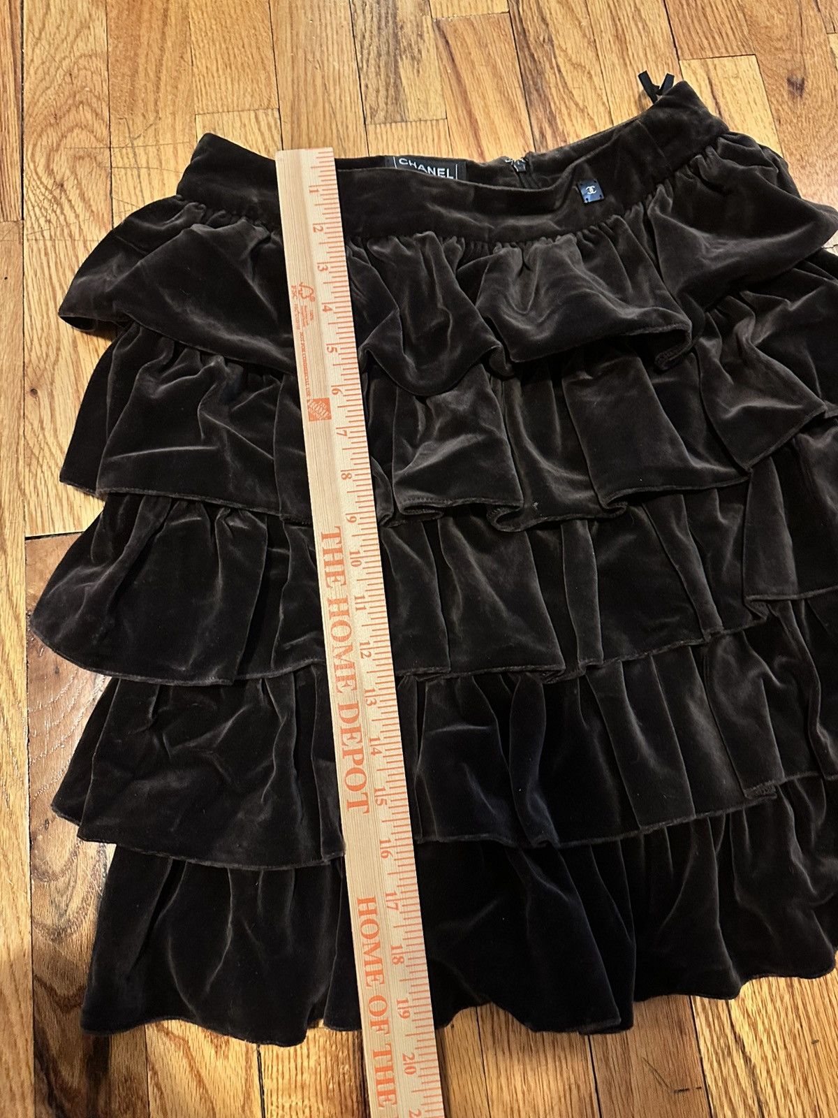 Chanel Vintage Fall 2001 CHANEL Velvet Skirt Size 27" / US 4 / IT 40 - 7 Thumbnail