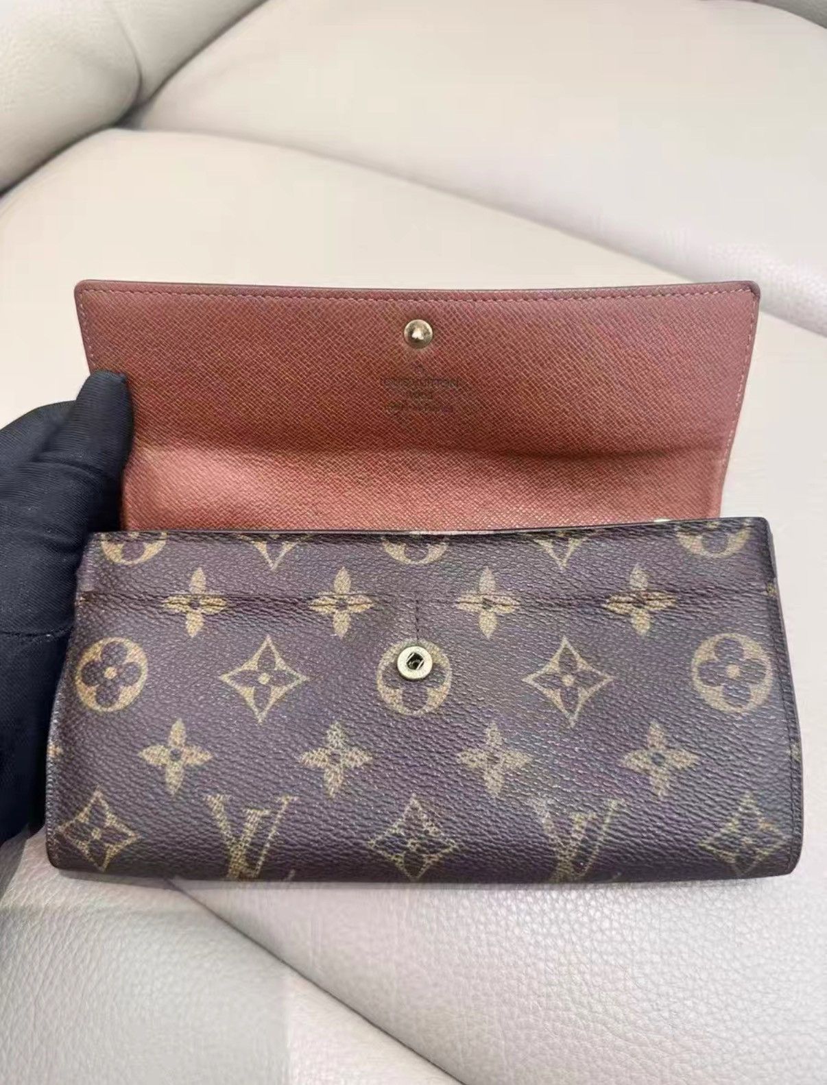 Louis Vuitton LV Monogram Gold Bean Wallet J38 Size ONE SIZE - 5 Thumbnail
