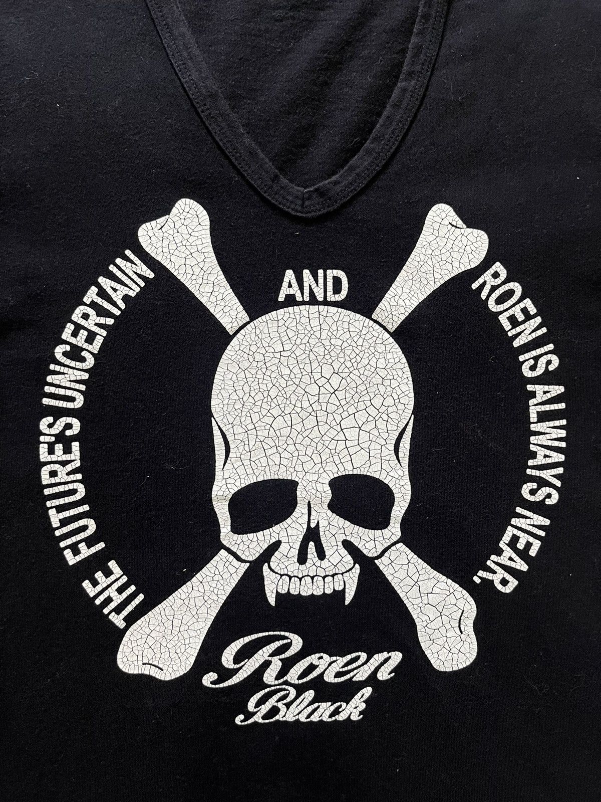 Roen roen skull printed v neck tops Size S / US 4 / IT 40 - 2 Thumbnail