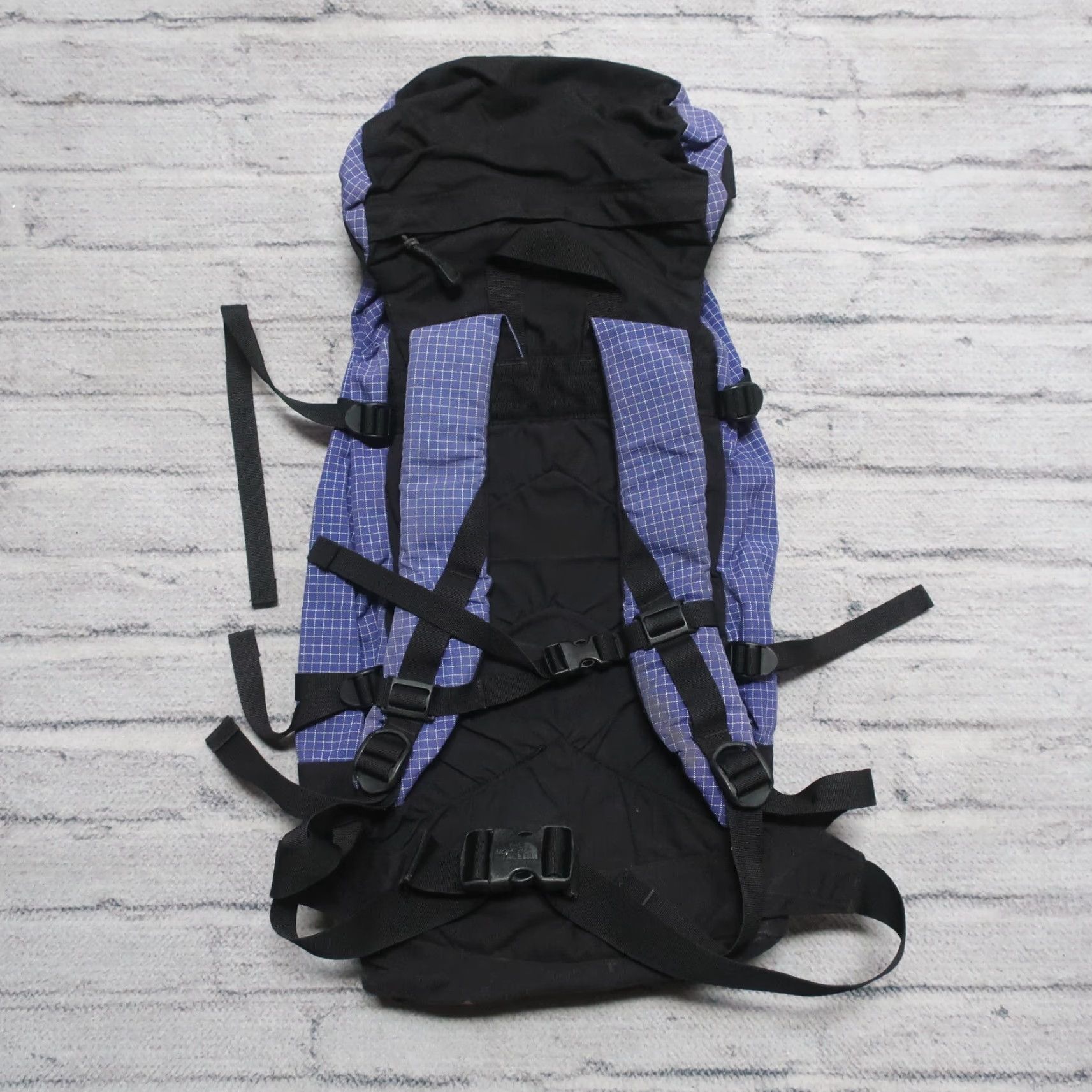 The North Face VINTAGE The North Face Backpack Ripstop Hiking Pack Purple 90s Men Size ONE SIZE - 7 Thumbnail