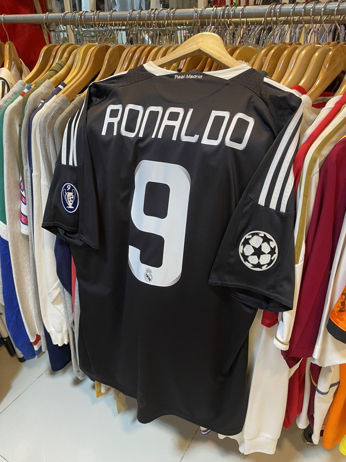 Adidas × Vintage 2009 Real Madrid CR7 Home Kit Size US XL / EU 56 / 4 - 1 Thumbnail