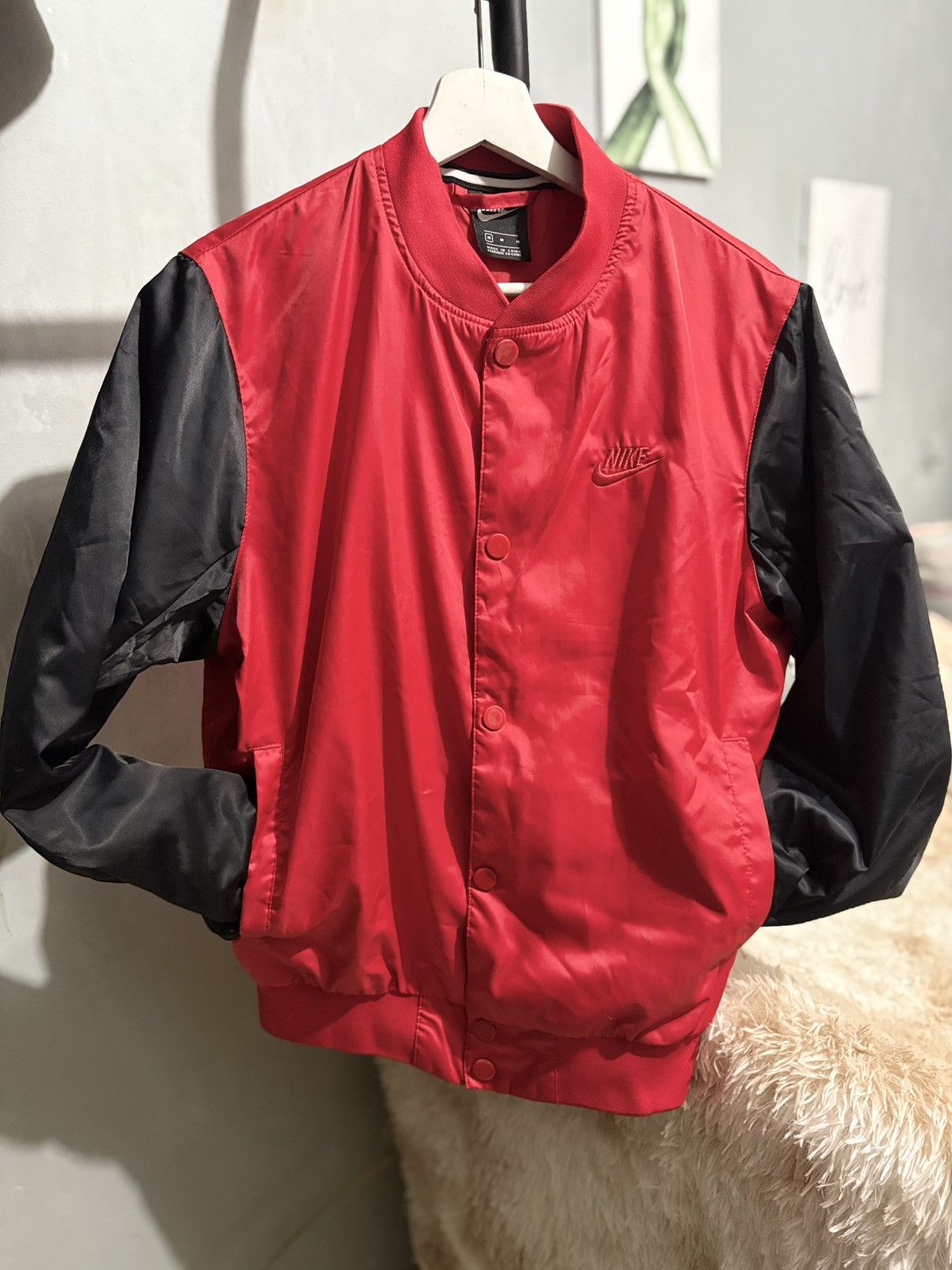Nike Nike Varsity/ Bomber Red Size US M / EU 48-50 / 2 - 1 Thumbnail