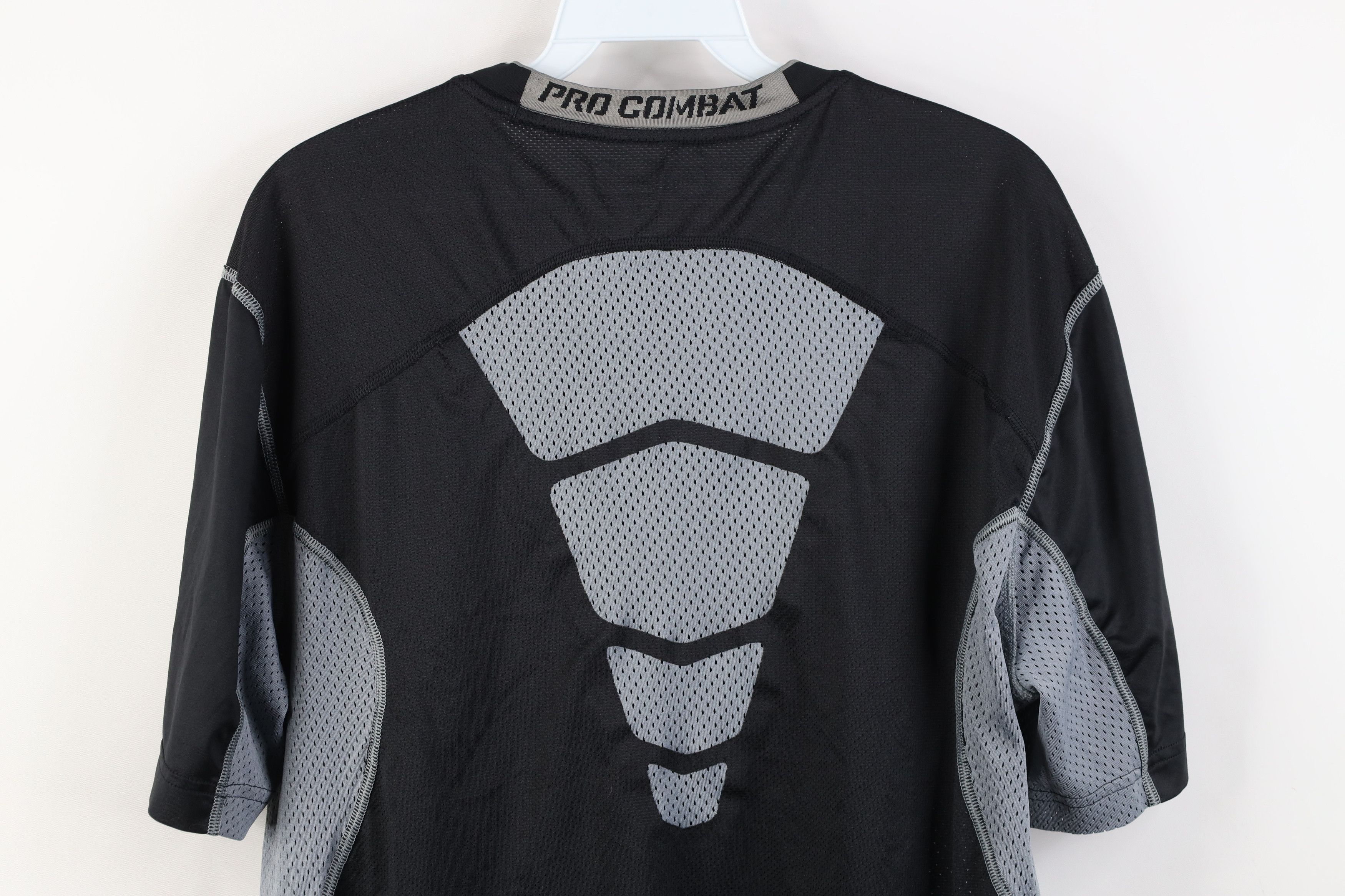 Nike Nike Pro Combat Vented Short Sleeve Training T-Shirt Black Size US L / EU 52-54 / 3 - 13 Thumbnail
