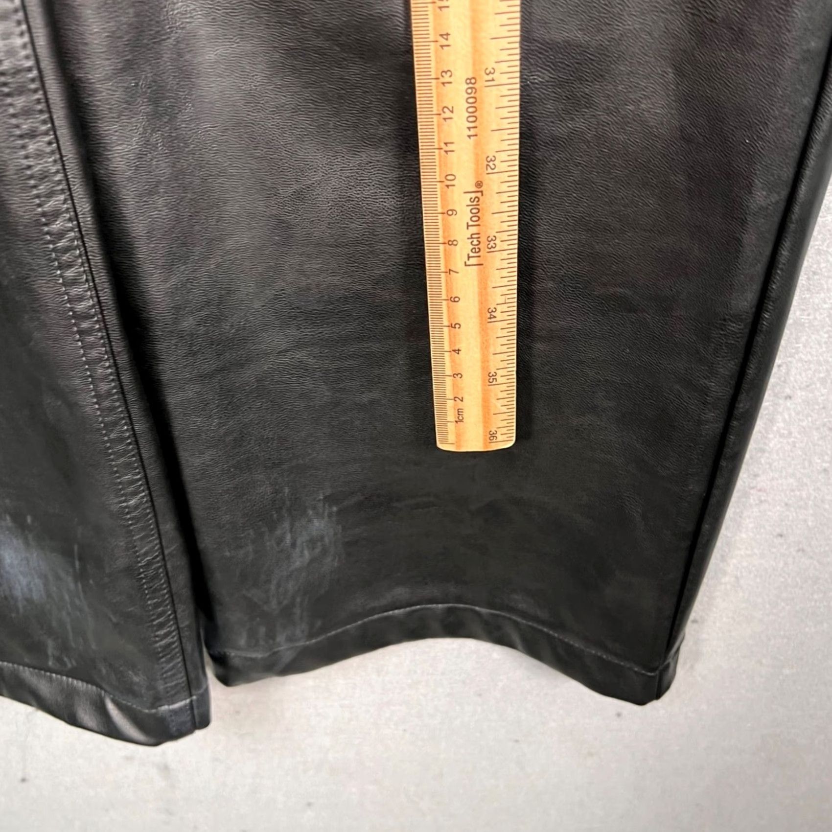 Abercrombie & Fitch Abercrombie & Fitch Womens 29 / 8 Black Faux Leather High Rise Loose Fit Pants Size 30" / US 8 / IT 44 - 7 Thumbnail