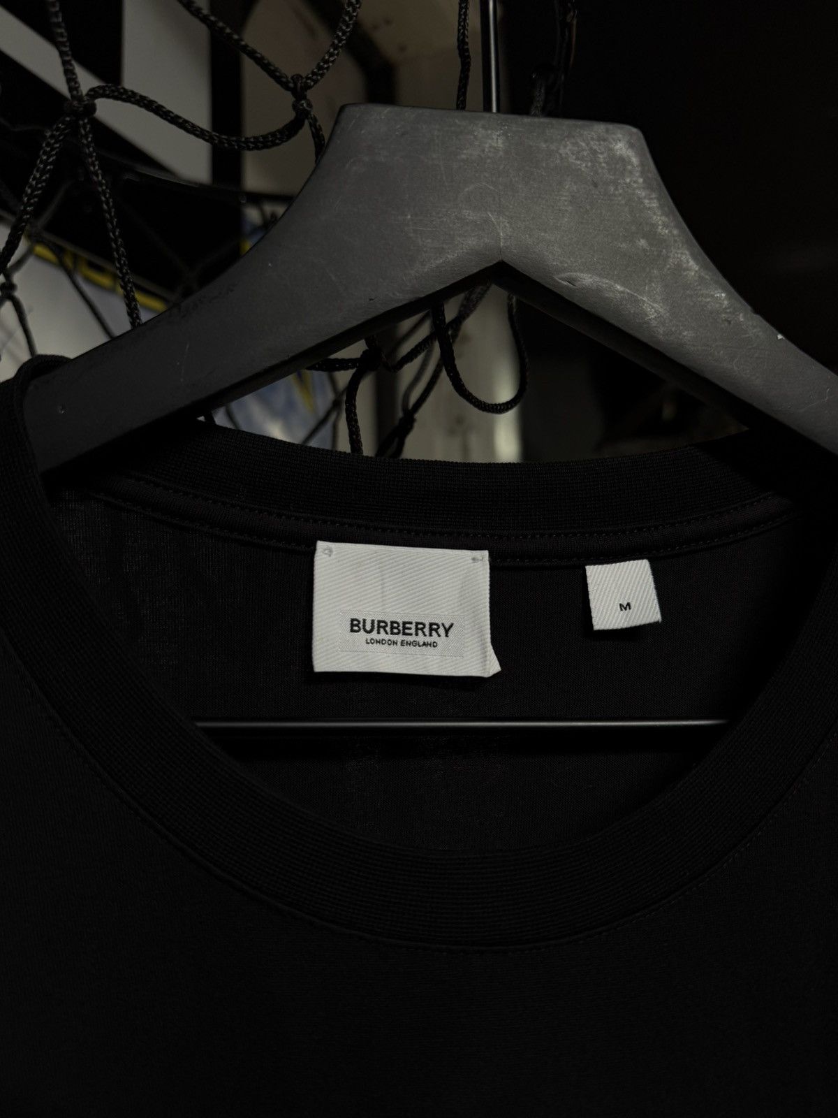 Burberry Burberry Spellout Logo Black T-Shirt Preowned Size Medium Size US M / EU 48-50 / 2 - 4 Thumbnail