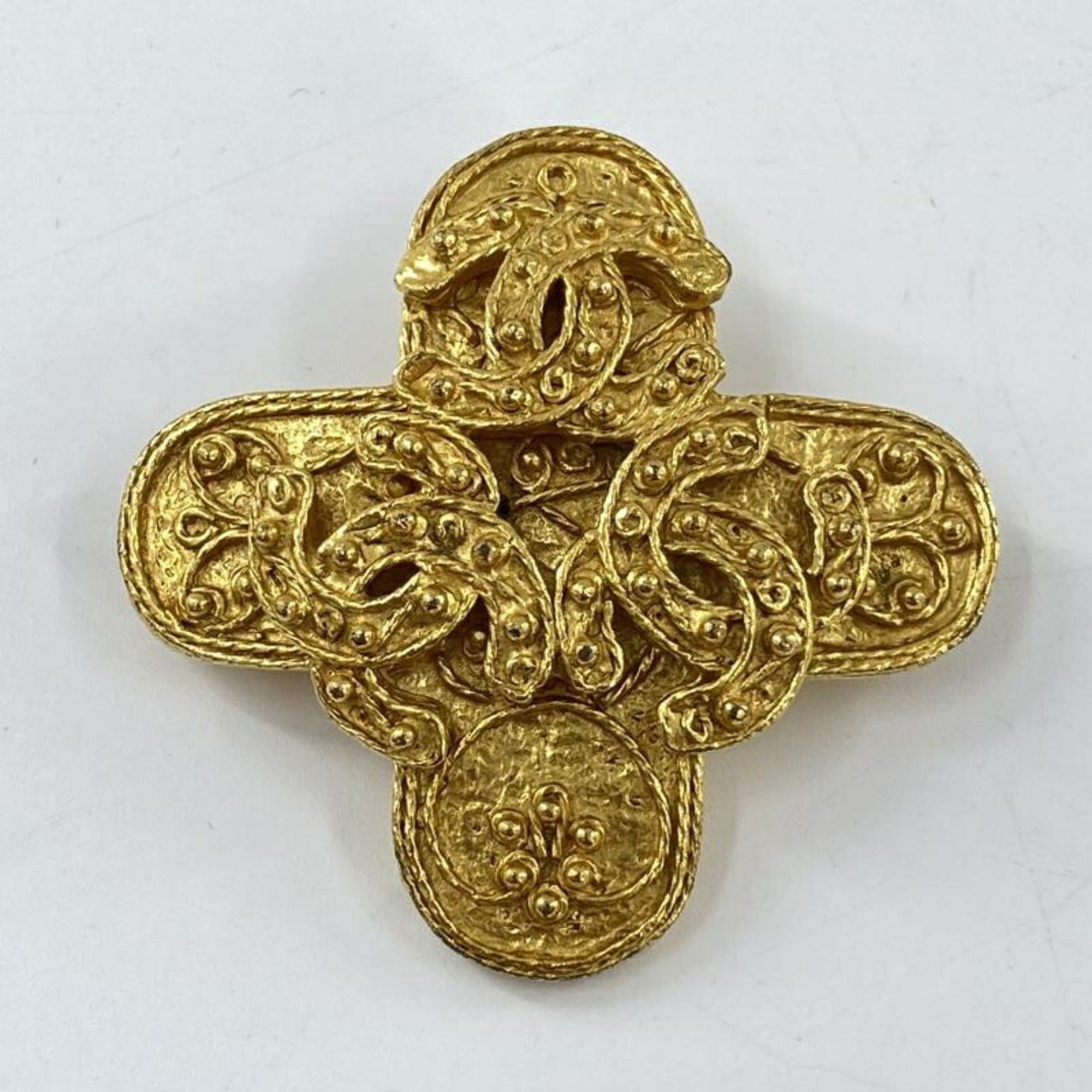 CHANEL Triple Coco Mark Brooch Gold