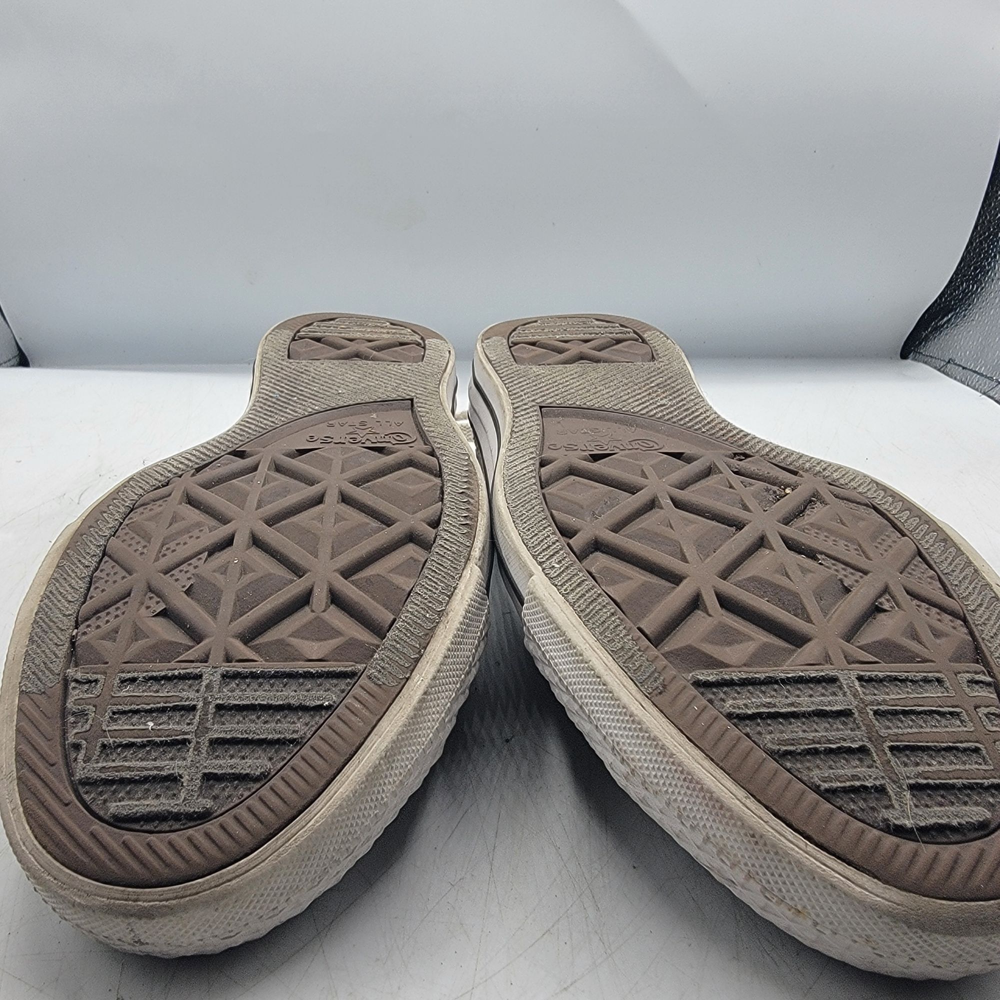 Converse Converse Chuck Taylor All Star Low Top Perforated Womens Siz Size US 7.5 / IT 37.5 - 11 Thumbnail
