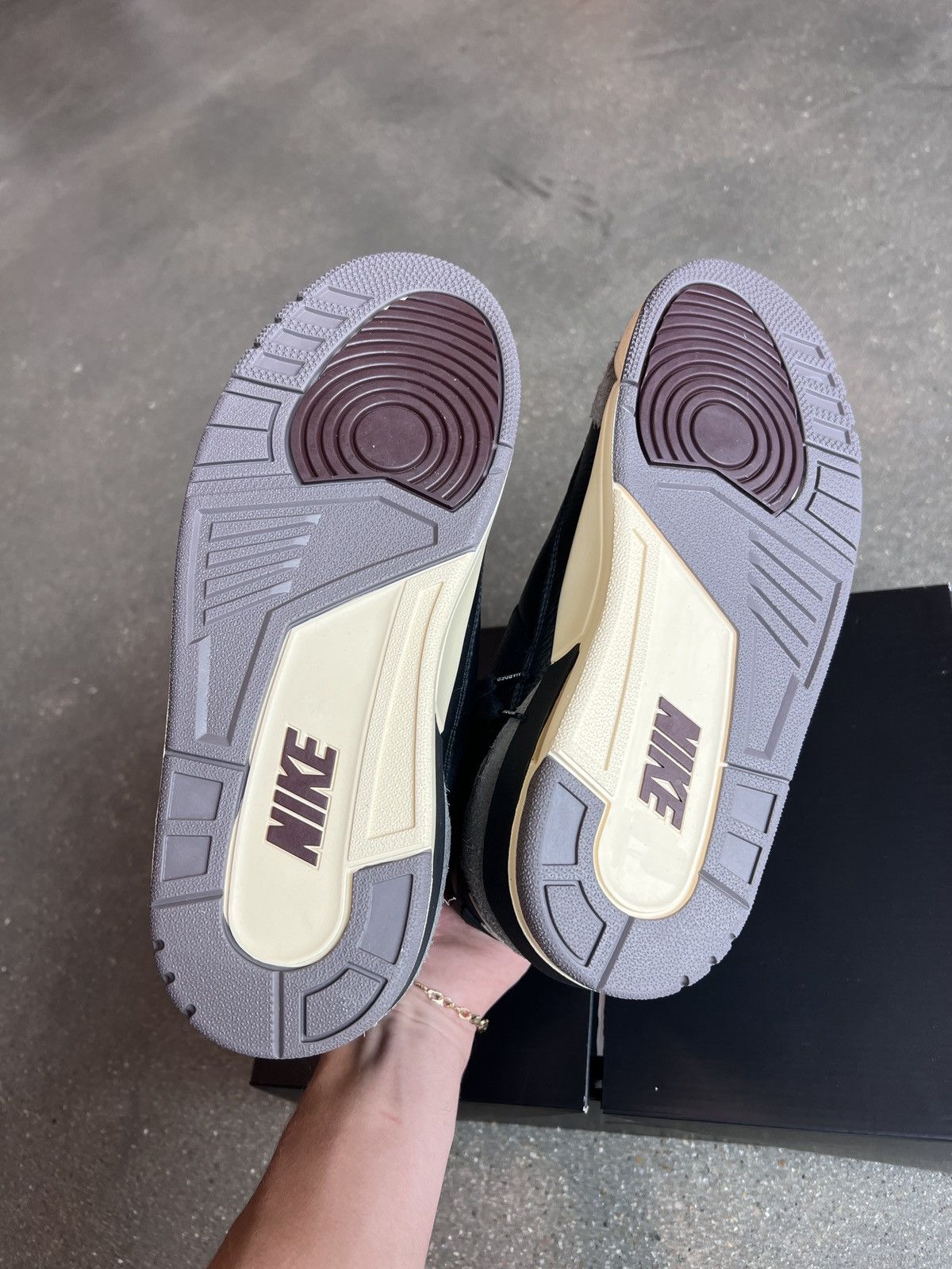 A Ma Maniere × Jordan Brand Air Jordan 3 x A Ma Maniere Black Size 11W / 9.5 Size US 9.5 / EU 42-43 - 3 Thumbnail