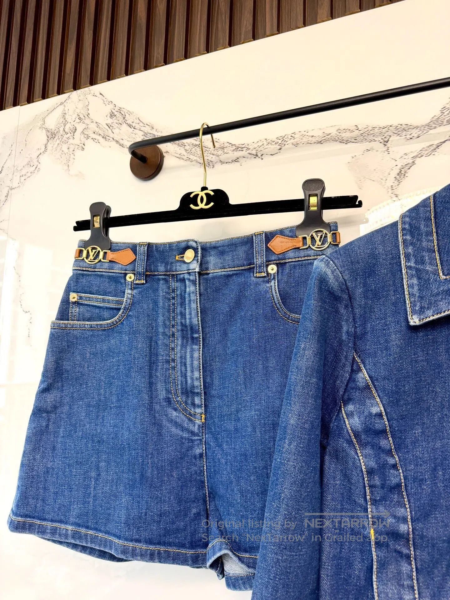 Louis Vuitton Louis Vuitton Gold Buckle Denim Shorts. Size XS / US 0-2 / IT 36-38 - 3 Thumbnail