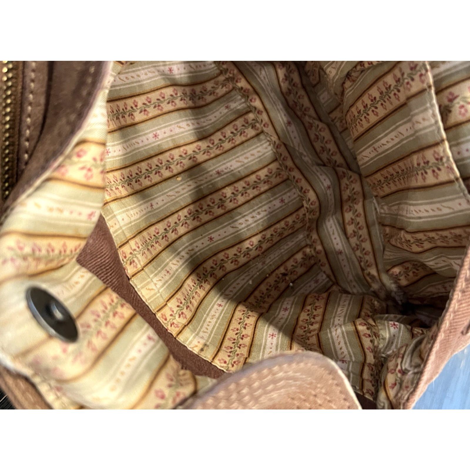 Fossil VINTAGE Fossil Crossbody Bag 1954 - Genuine Leather, Pebbled - Tan - 11x8x3 in - Adjustable Strap - Canvas Lining - 90s Classic Designer Women Size ONE SIZE - 5 Thumbnail