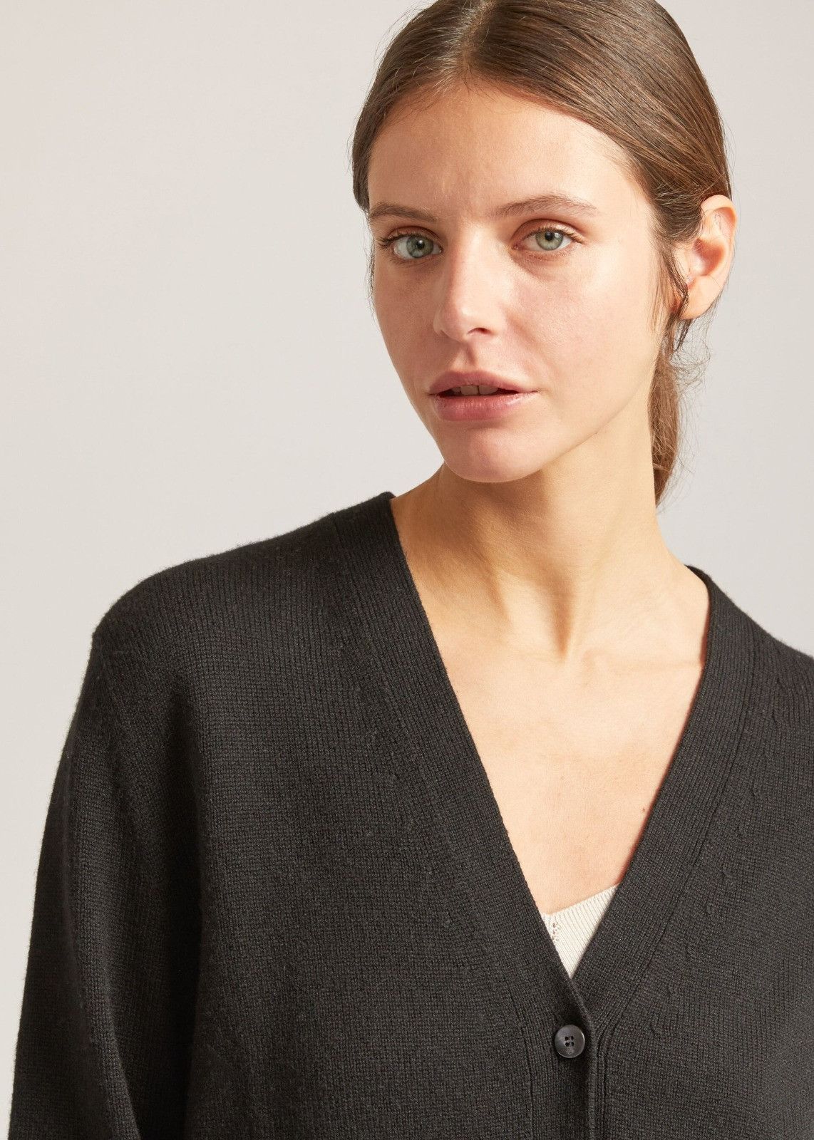 Loro Piana o1srvl11e0125 Grassmoor Cashmere Cardigan in Black Size S / US 4 / IT 40 - 2 Thumbnail
