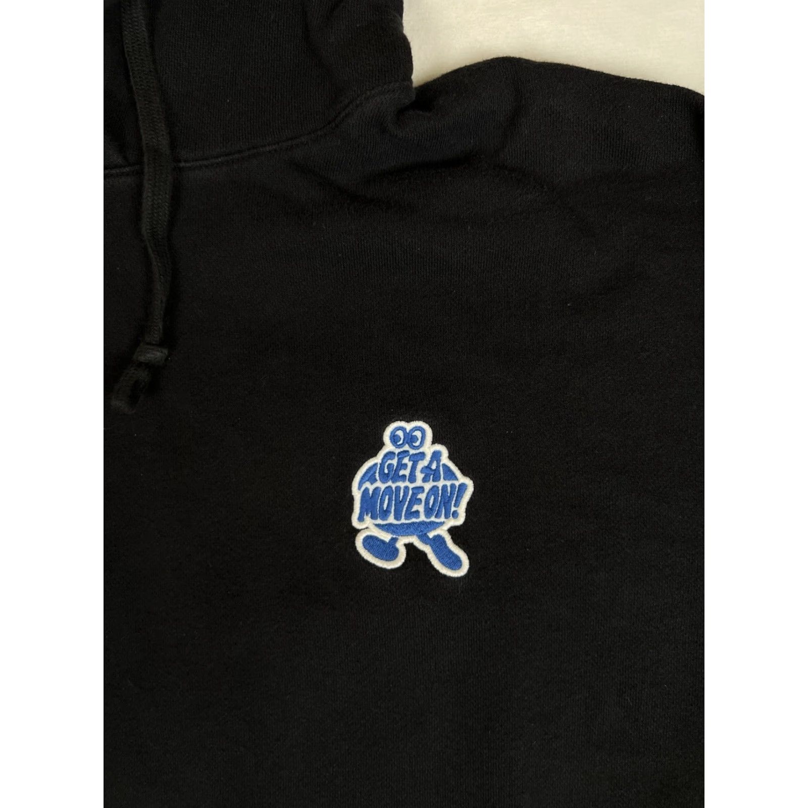 Uniqlo VINTAGE Uniqlo Verdy Hoodie Sweatshirt L Black Get A Move On Dog Cartoon Art Graphic Print Hooded Pockets Pullover Men Size US L / EU 52-54 / 3 - 3 Thumbnail