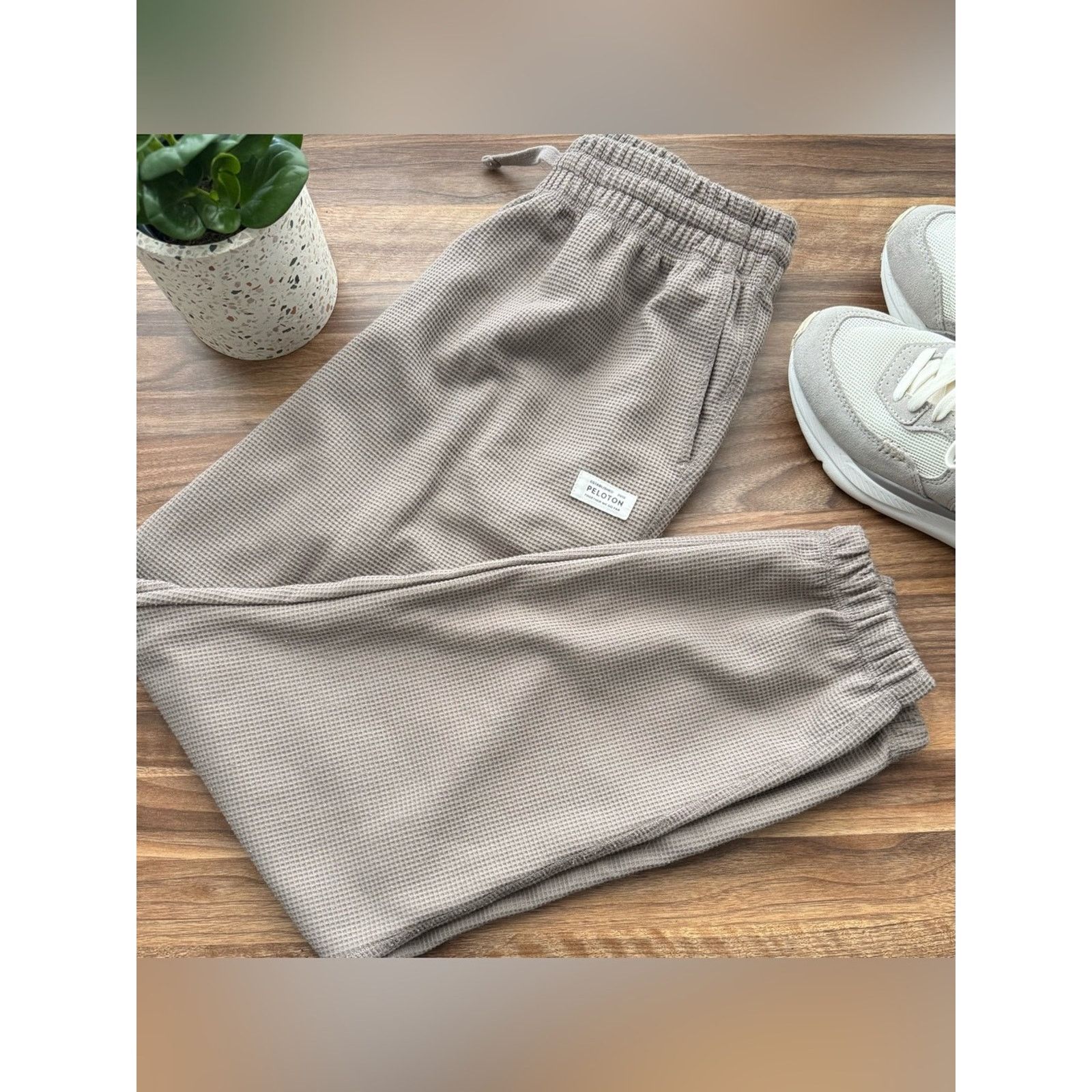 Peloton Peloton Waffle Knit Warm Gray Taupe Sweats Joggers Size 30" / US 8 / IT 44 - 1 Thumbnail