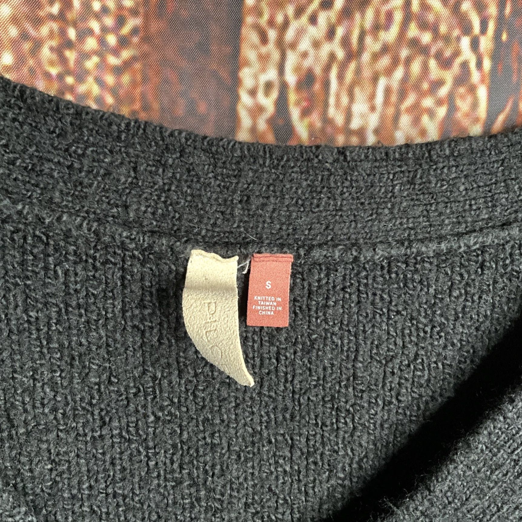 Anthropologie VINTAGE Anthropologie Pilcro Black Relaxed Fit Soft Chunky Knit Cropped Deep V Sweater S Size S / US 4 / IT 40 - 2 Thumbnail