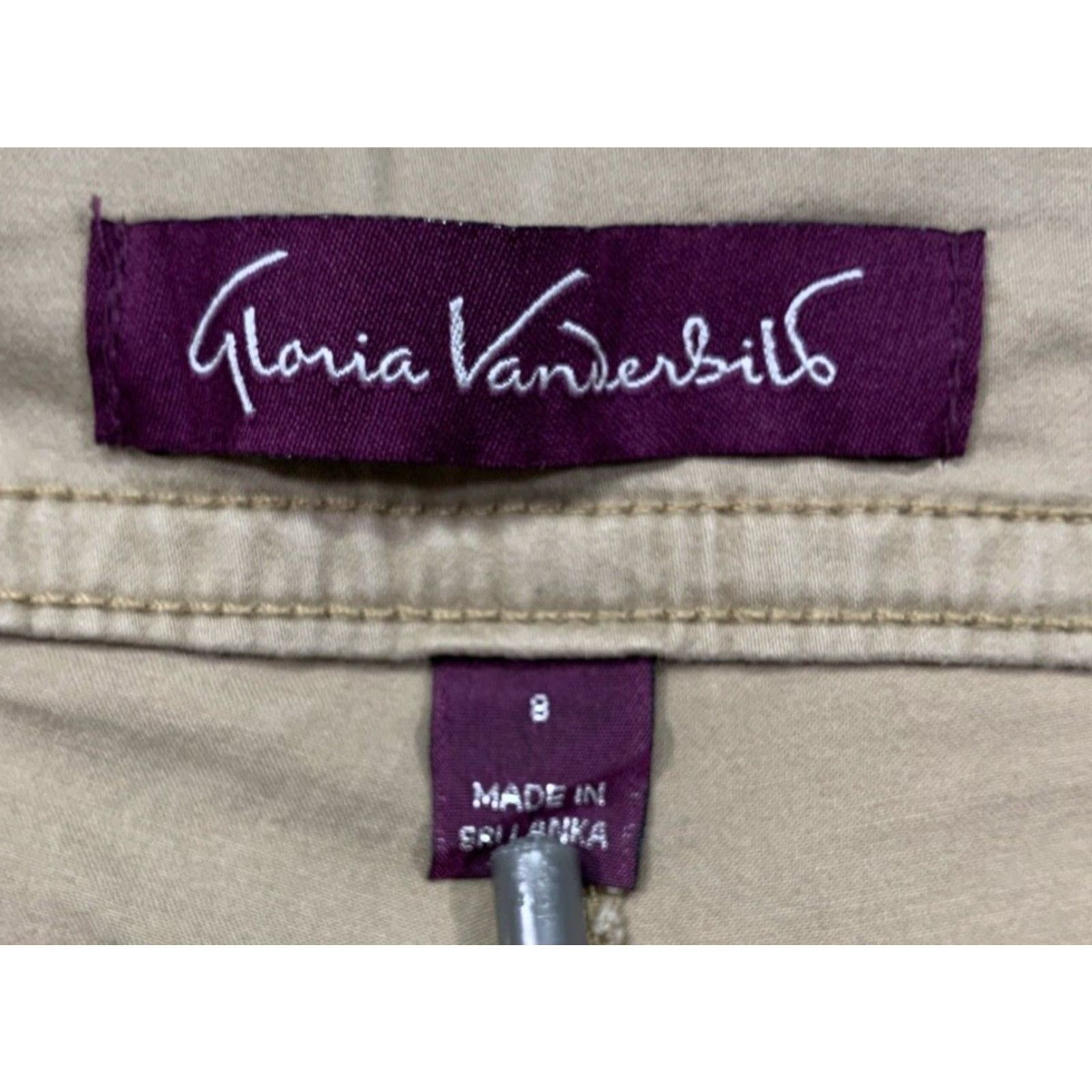 Gloria Vanderbilt VINTAGE Gloria Vanderbilt Capris Jeans 5-Pocket Women Beige 31in 8 Slim Cuffed 2” Slit Summer Spring Fall Womens Size ONE SIZE - 7 Thumbnail
