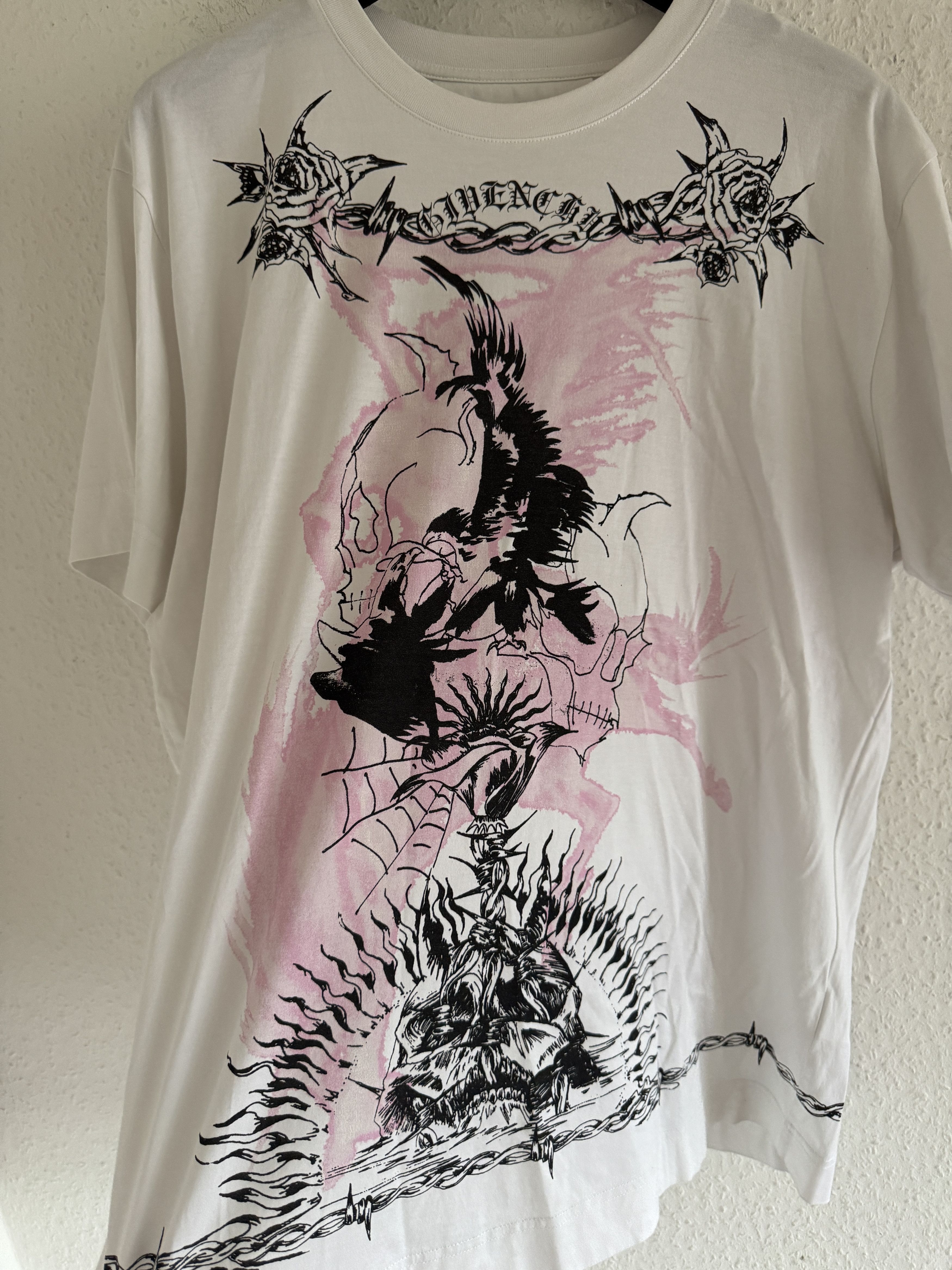 Givenchy White Gothic Print Oversized T-Shirt Size US S / EU 44-46 / 1 - 4 Thumbnail