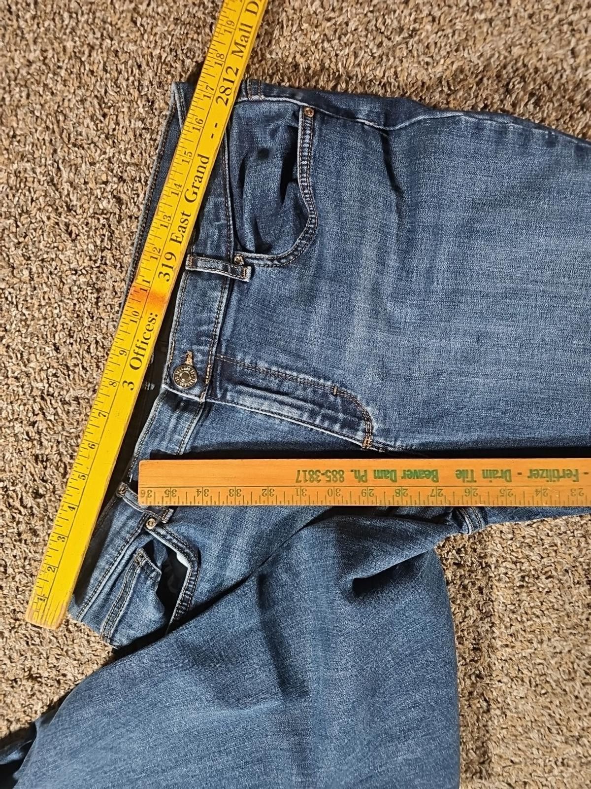 Lee Lee Relaxed Fit Straight Leg Midrise 14 Petite Size 36" / US 14 / IT 50 - 4 Thumbnail
