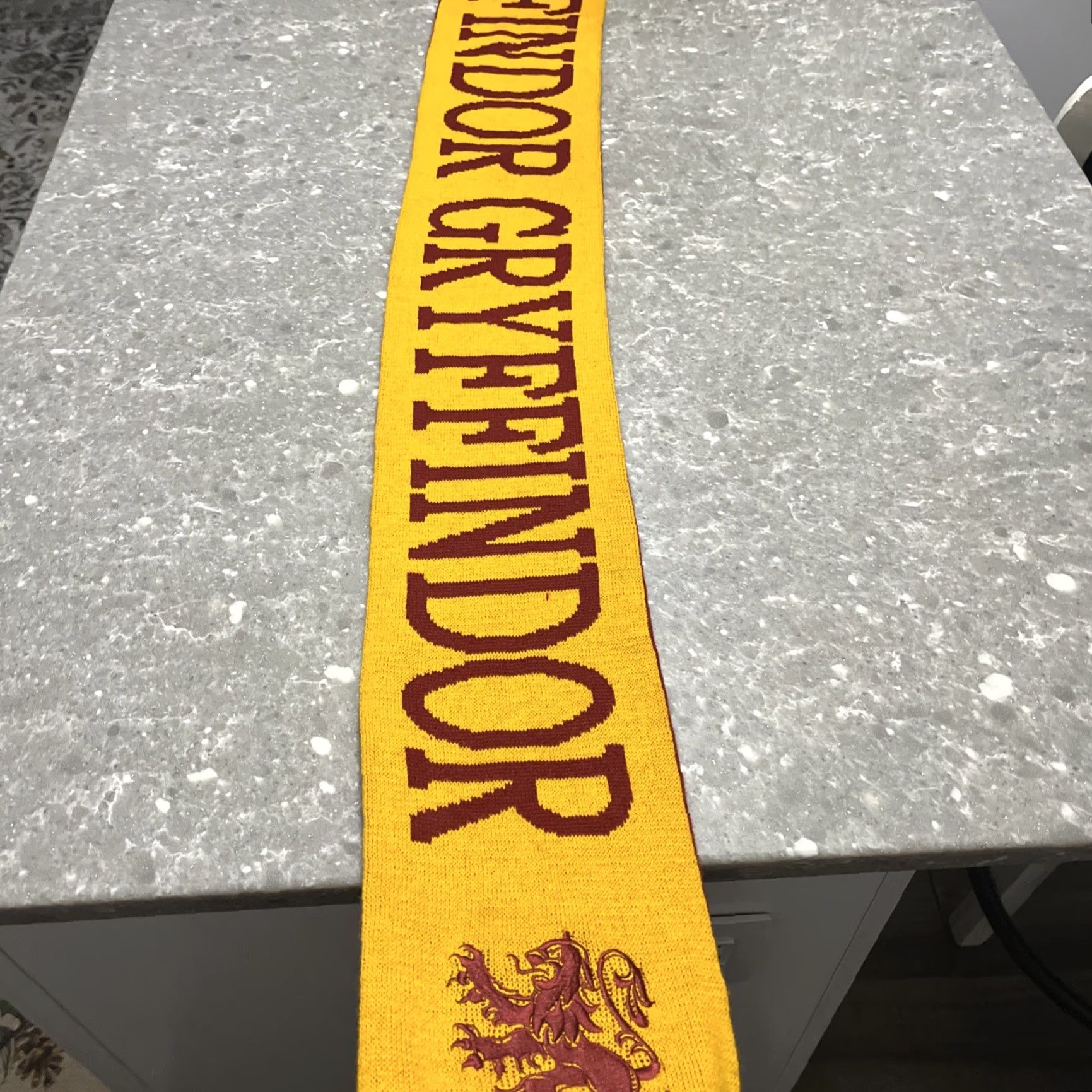 Vintage **Harry Potter Gryffindor Reversible Red Scarf** User: **Gryffindor Reversible Red Harry Potter Scarf** Size ONE SIZE - 4 Thumbnail