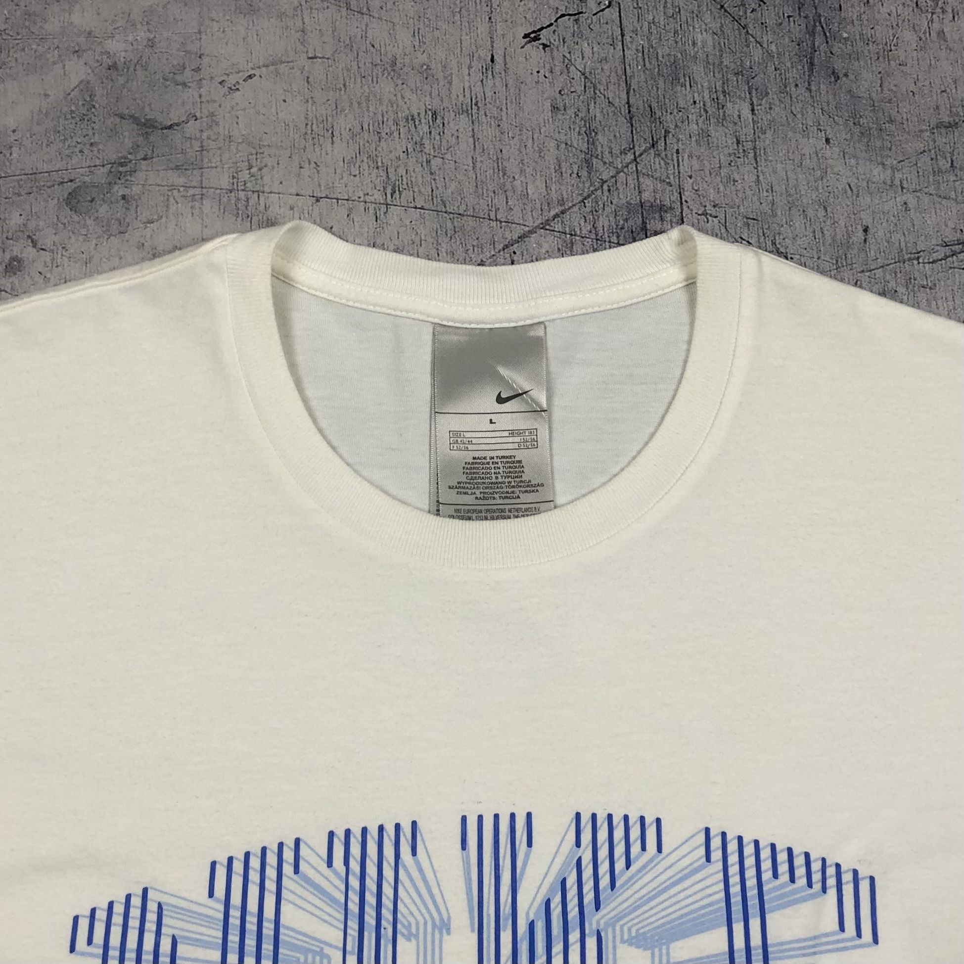 Nike Y2K Nike Arch Graphic Script Logo Swoosh Vintage Tee drill Size US L / EU 52-54 / 3 - 8 Thumbnail