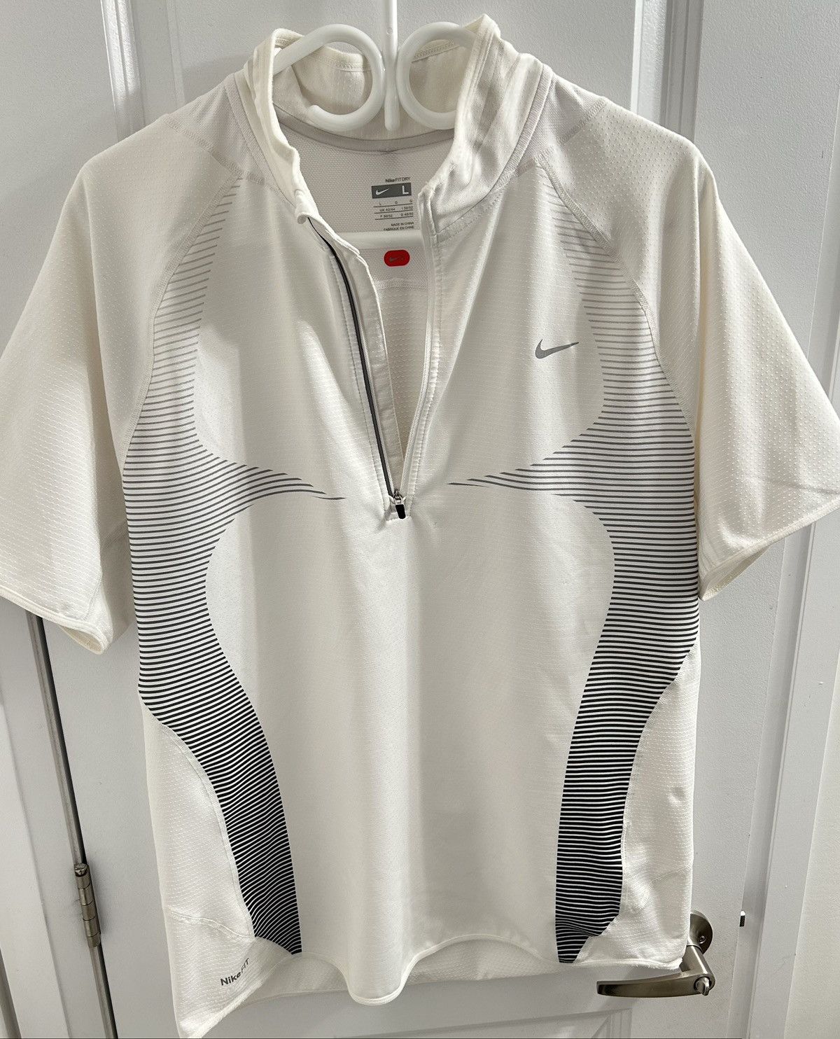 Nike Nike Fit Dri Nike+ Mens White Short Sleeve Athletic Shirt Size US L / EU 52-54 / 3 - 4 Thumbnail
