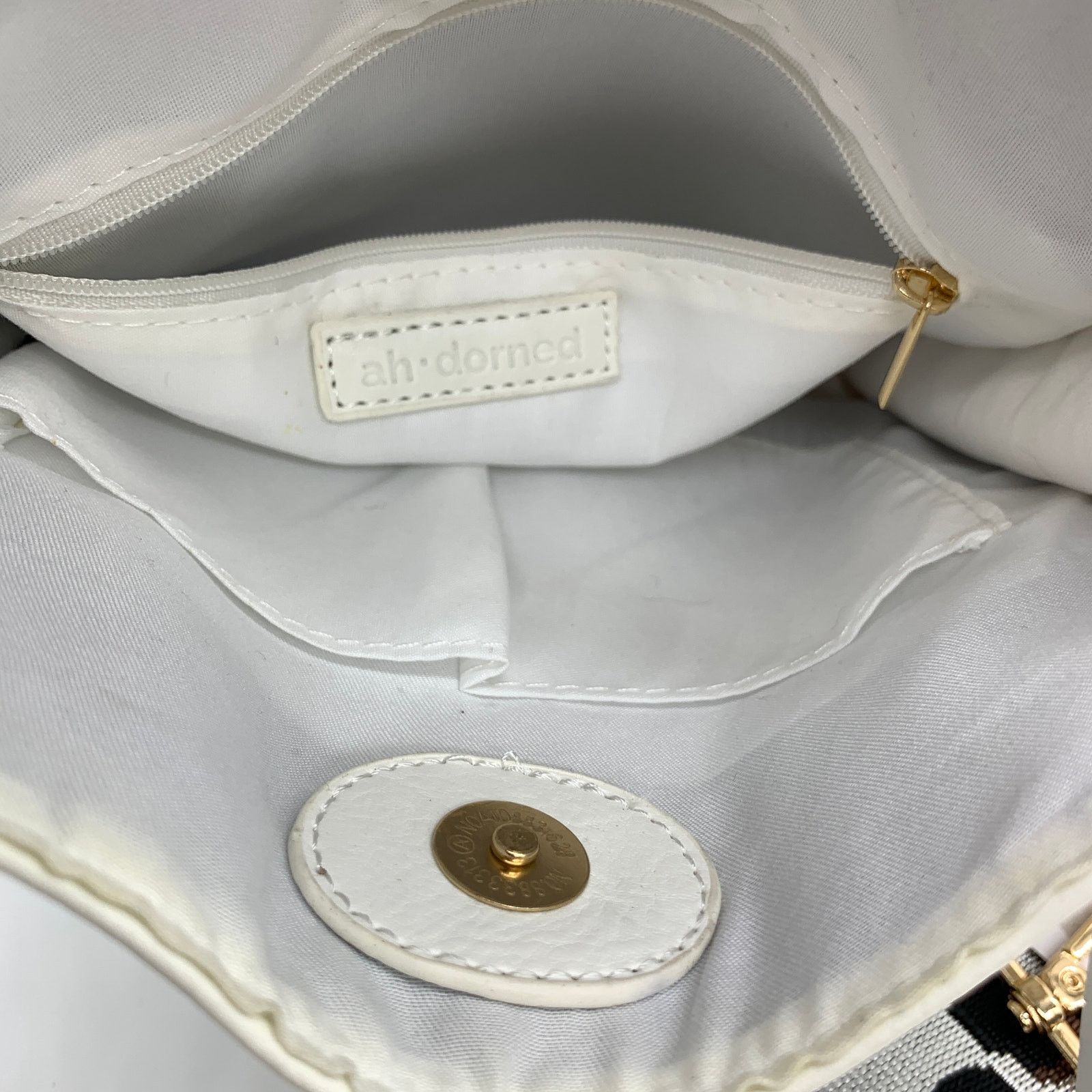 Other AHDORNED Medium White Faux Leather Crossbody Purse Size ONE SIZE - 3 Thumbnail