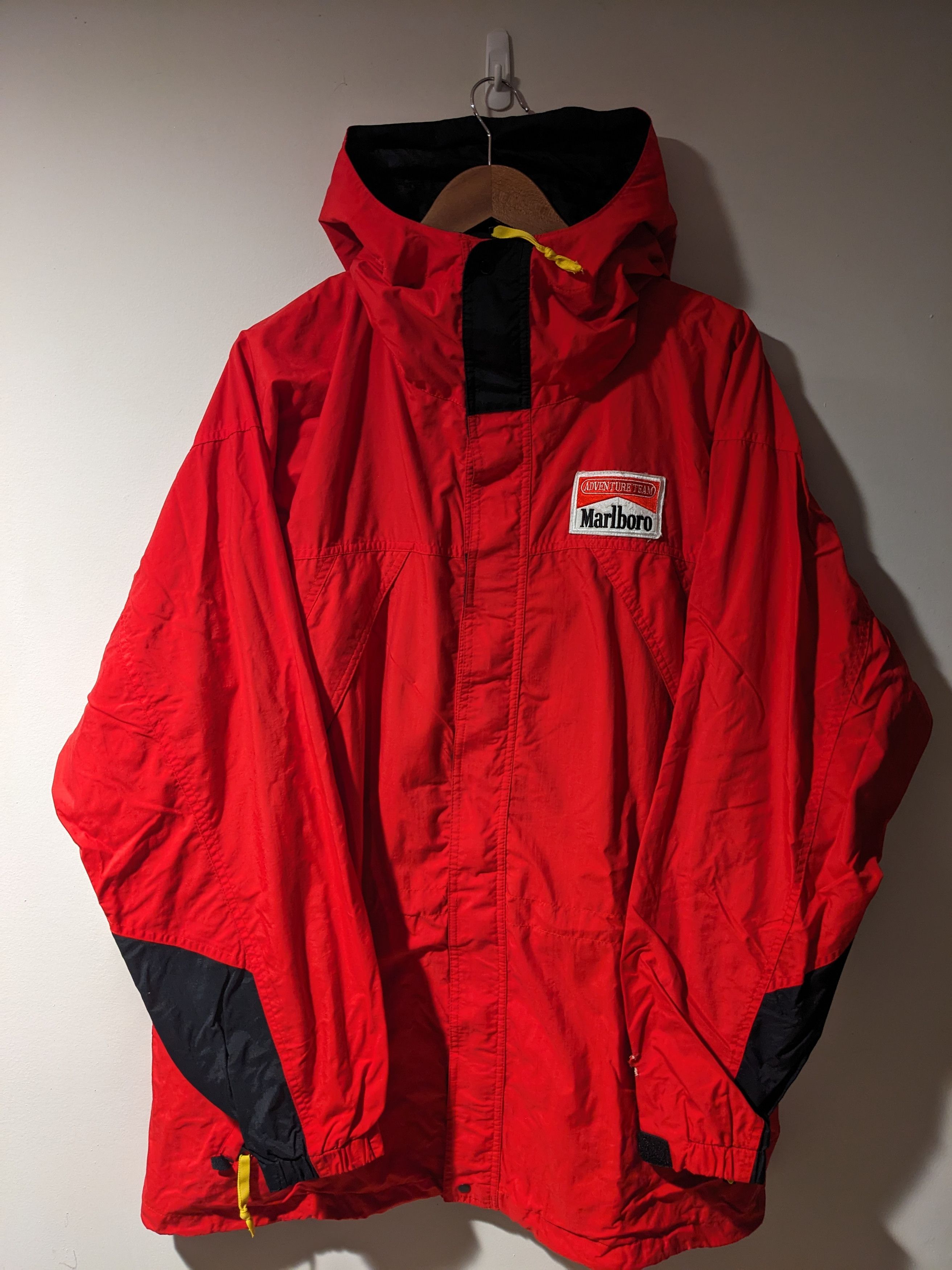 Marlboro × Vintage Vintage 90s Marlboro Adventure Team Red X-Large Windbreaker Size US XL / EU 56 / 4 - 1 Thumbnail