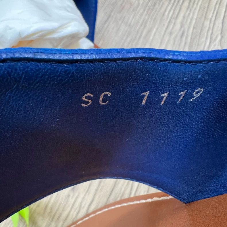 Louis Vuitton Louis Vuitton Palma Blue and White Gradient Flipflops slip Size US 5 / EU 37 - 6 Thumbnail