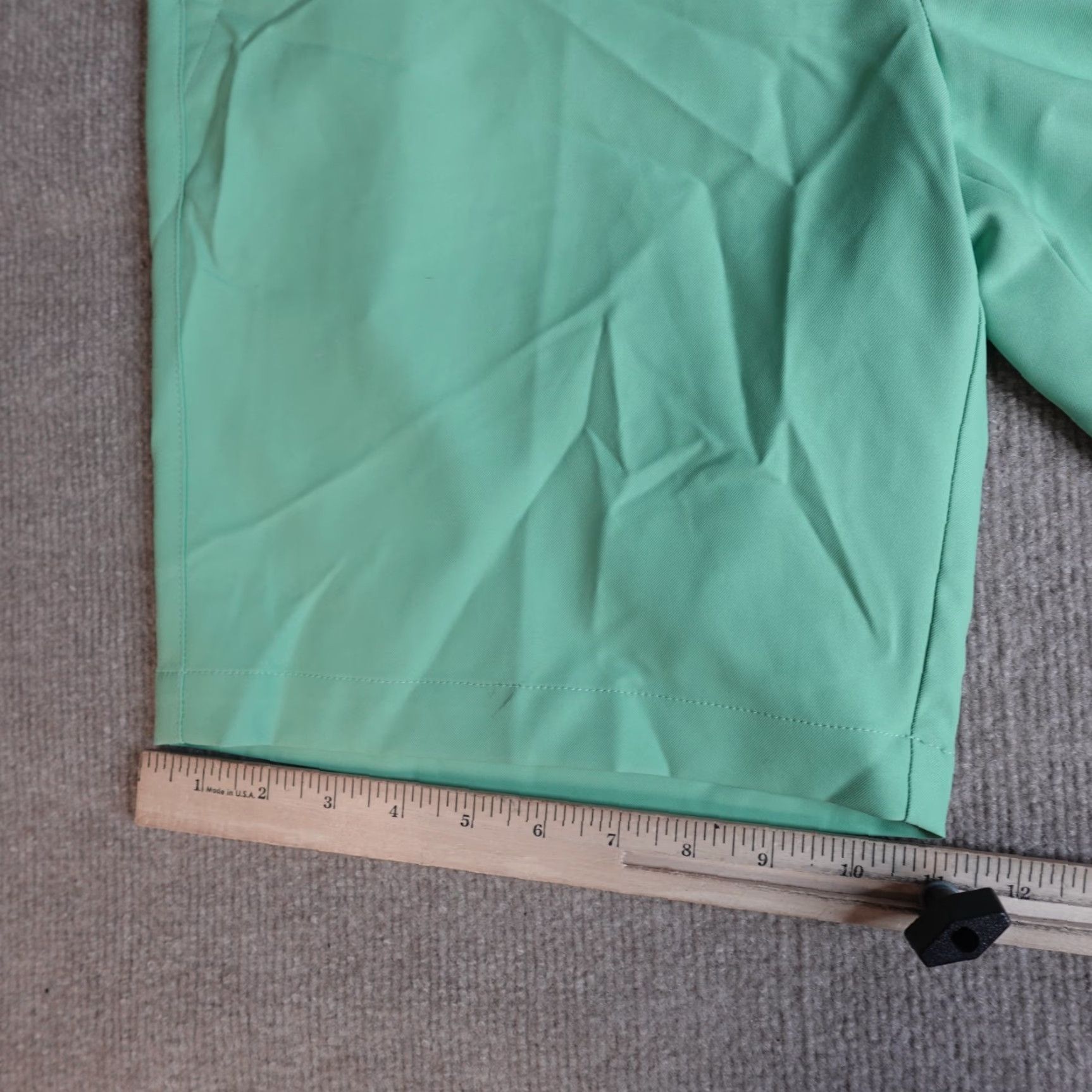 Peter Millar Peter Millar Shorts 35 Green Solid Performance 9" EB82 Mens Athletic Golf Size US 35 - 4 Thumbnail