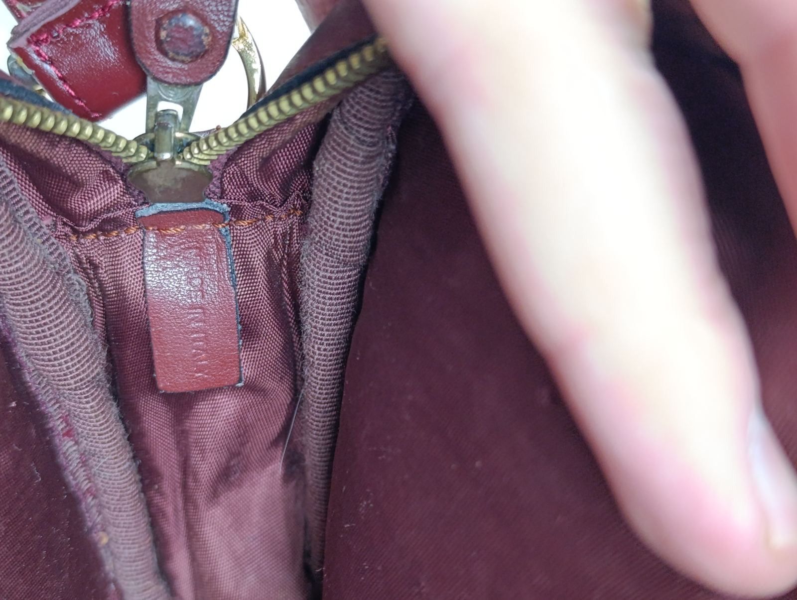 Cartier CARTIER BORDEAUX LEATHER SHOULDER BAG VINTAGE DESIGN UNISEX Size ONE SIZE - 17 Thumbnail