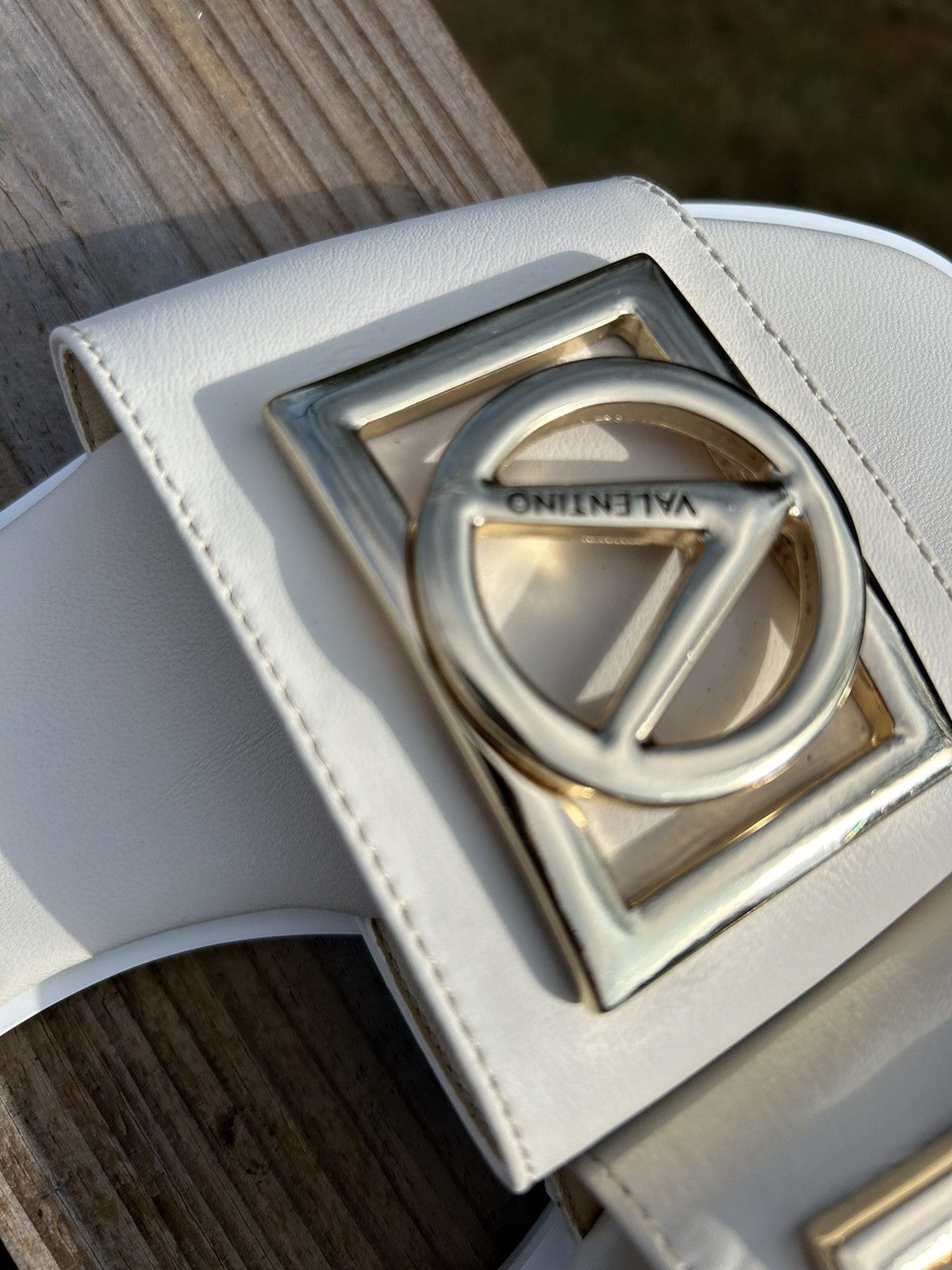 Valentino Valentino White Slide Sandals with Gold Logo Size US 8 / IT 38 - 10 Thumbnail