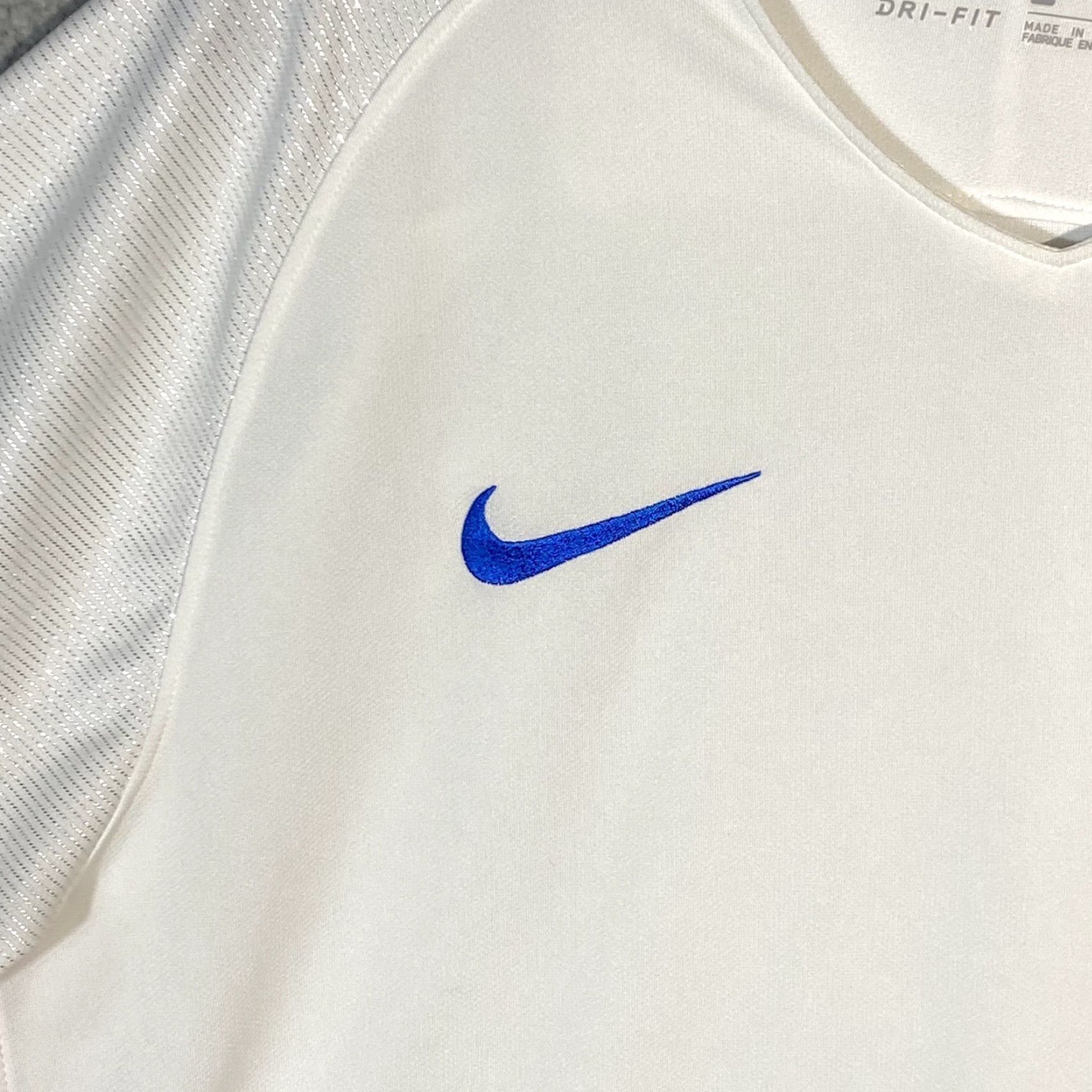 Nike Nike USA Soccer Jersey SHIMMER Sleeves Women Large L White Short Sleeve V-Neck Pullover Nike Dry Activewear Top Size L / US 10 / IT 46 - 3 Thumbnail