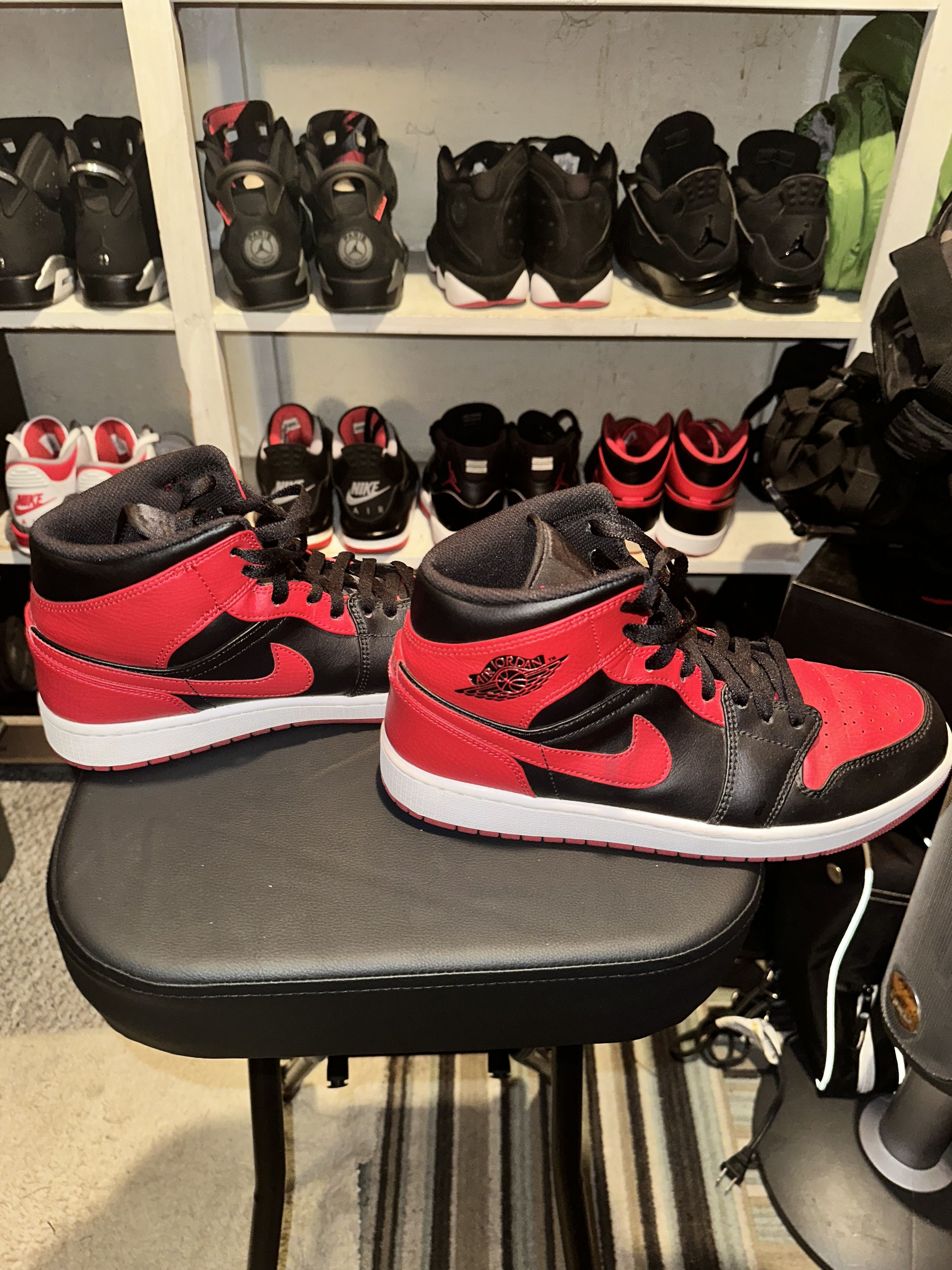 Nike Air Jordan 1 Mid - Banned Size US 10 / EU 43 - 1 Thumbnail