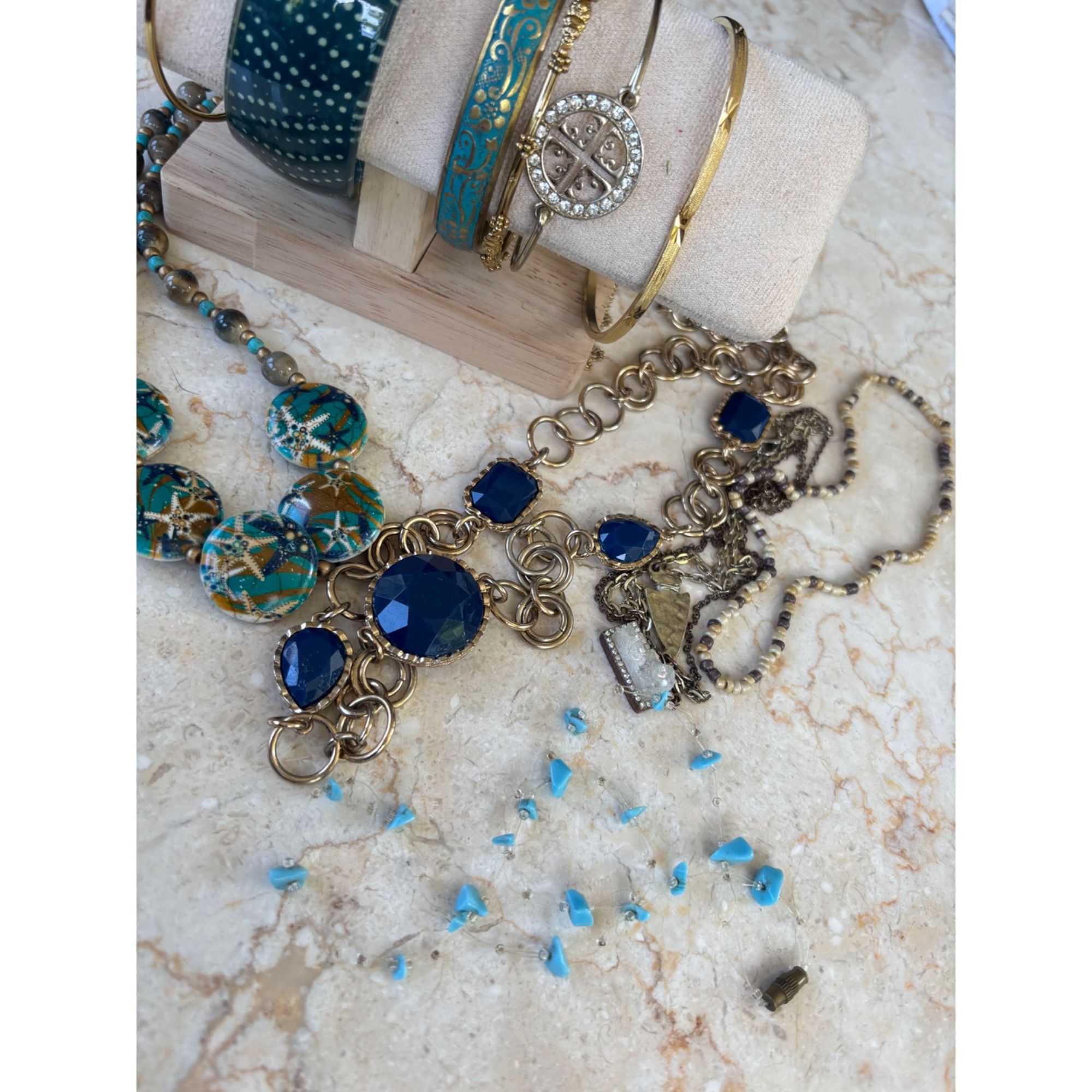 Other Assorted Jewelry Lot Featuring Bangles Bracelets Necklaces & Size ONE SIZE - 9 Thumbnail