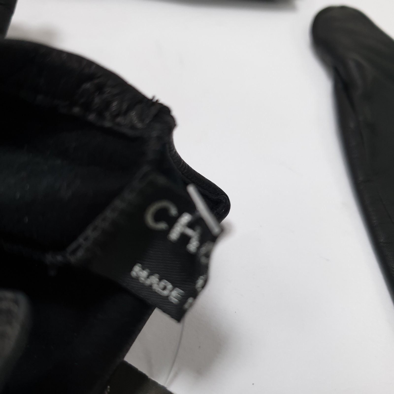 Chanel Chanel Black Leather Mittens - Size 8 Size ONE SIZE - 8 Thumbnail