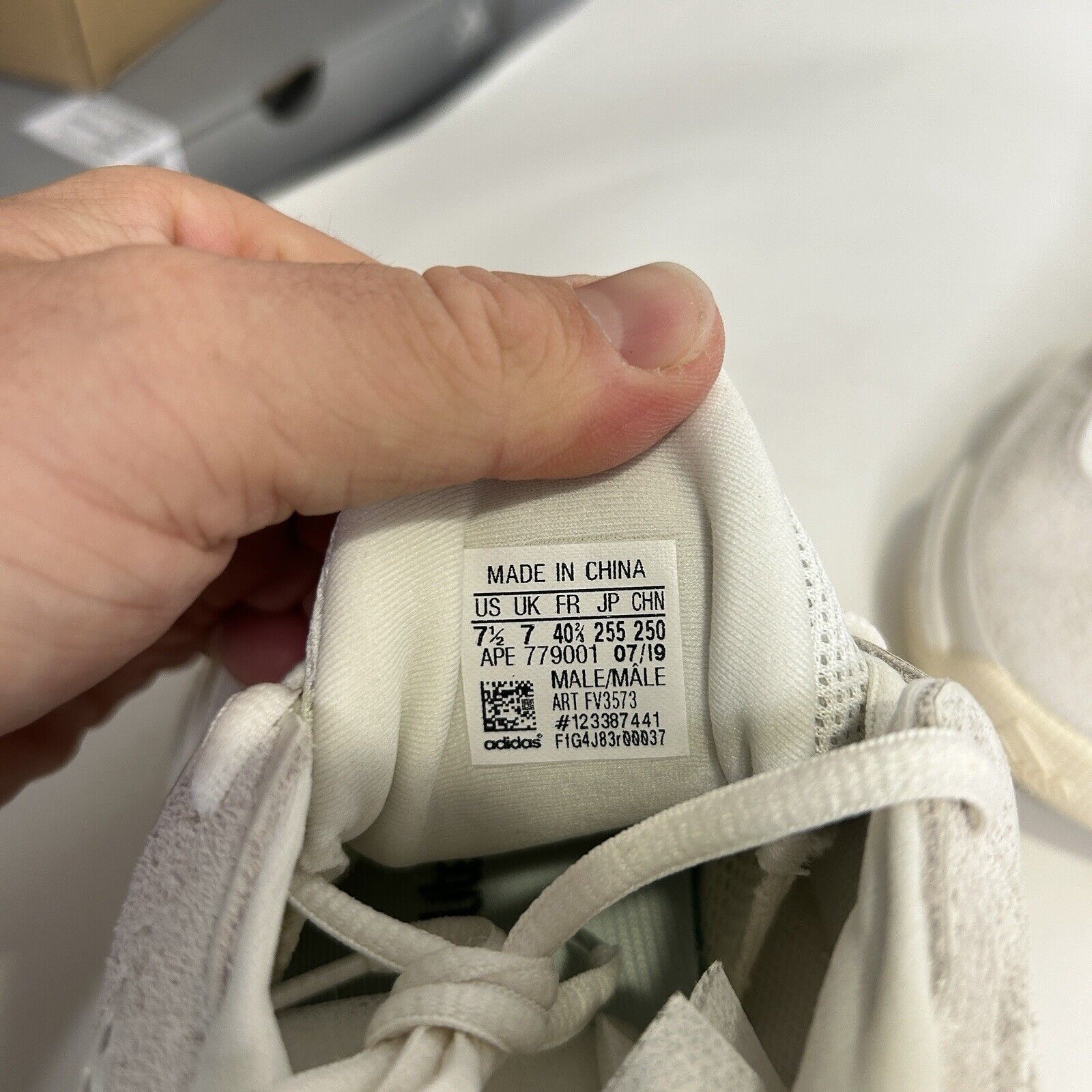 Adidas Adidas Yeezy 500 “Bone White” 2024 Size US 9 / IT 39 - 9 Thumbnail
