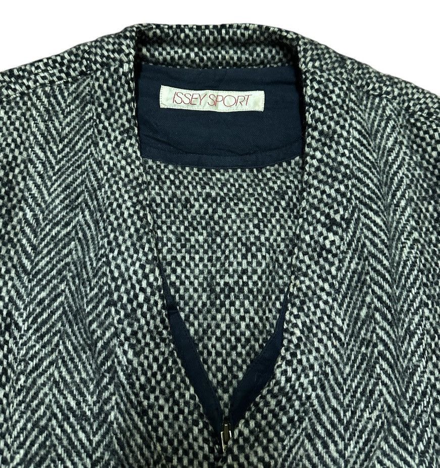 Issey Miyake ISSEY MIYAKE Sport Cropped Buttoned Tweed Women jacket Size L / US 10 / IT 46 - 2 Thumbnail
